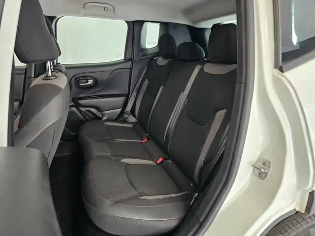 Jeep Renegade view 6