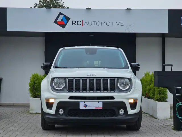 Jeep Renegade view 3