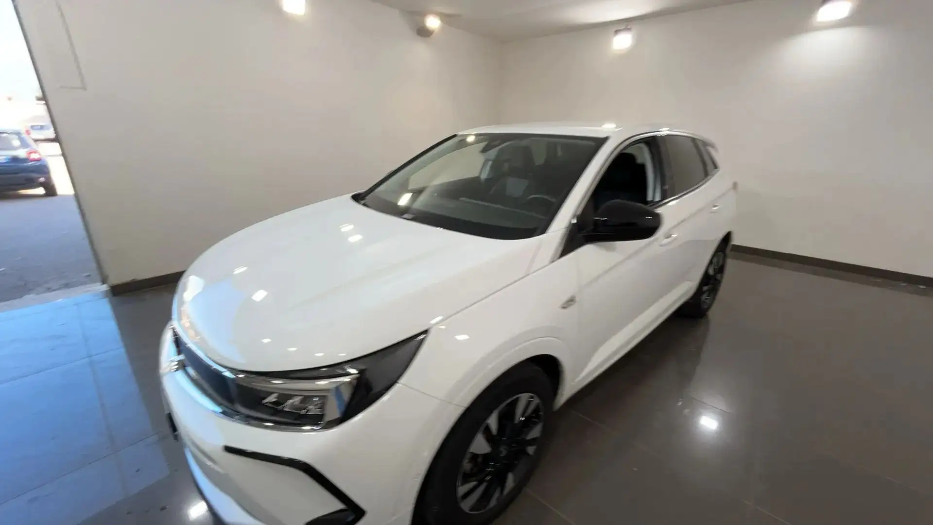 Opel Grandland Grandland 1.2 Business Elegance 130cv AT Blanco - 2