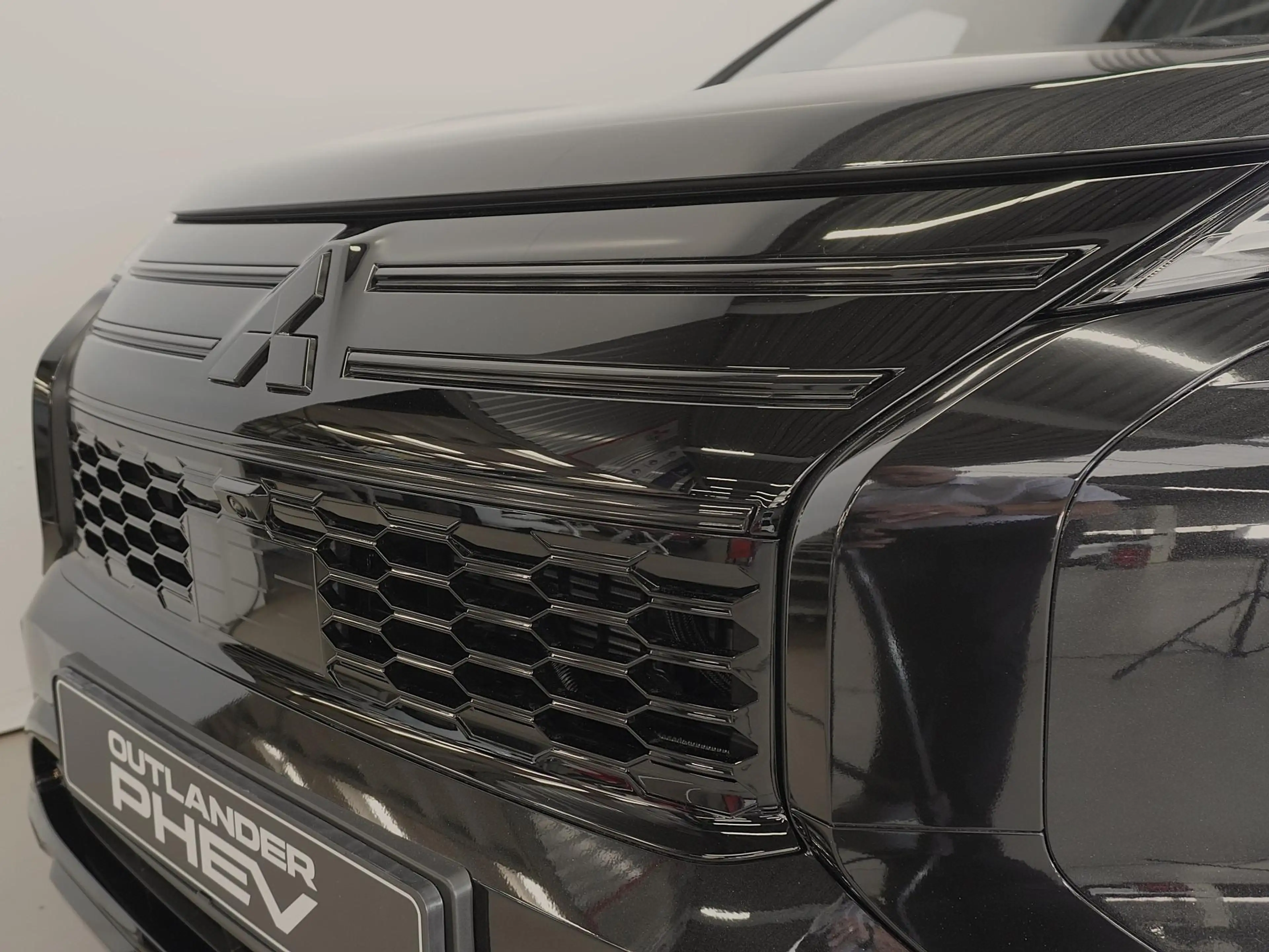 Mitsubishi Outlander 2.4 PHEV Black Edition | Actieprijs | Special | He — photo 3