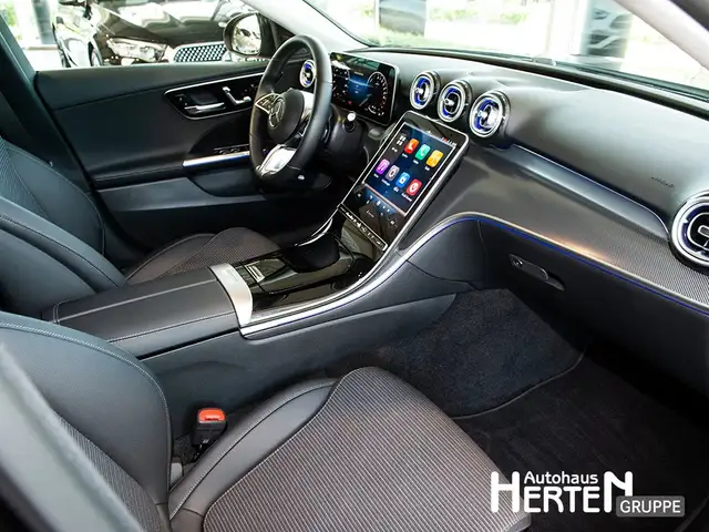 Mercedes-Benz C-Class view 6