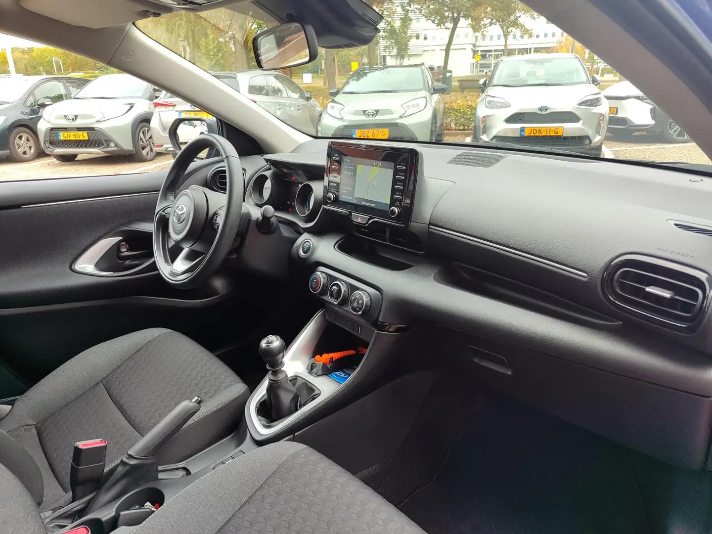 Toyota Yaris 1.5 VVT-i 125PK DYNAMIC LED KEYLESS 16'' LM-VELGEN Bleu - 2