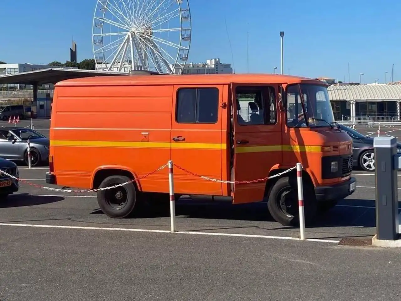 Daimler 407D, foto 1