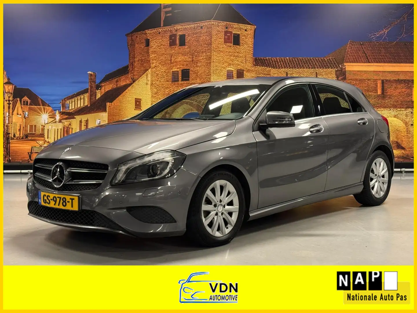 Mercedes-Benz A 180 Ambition Xenon Navigatie PDC Gris - 1