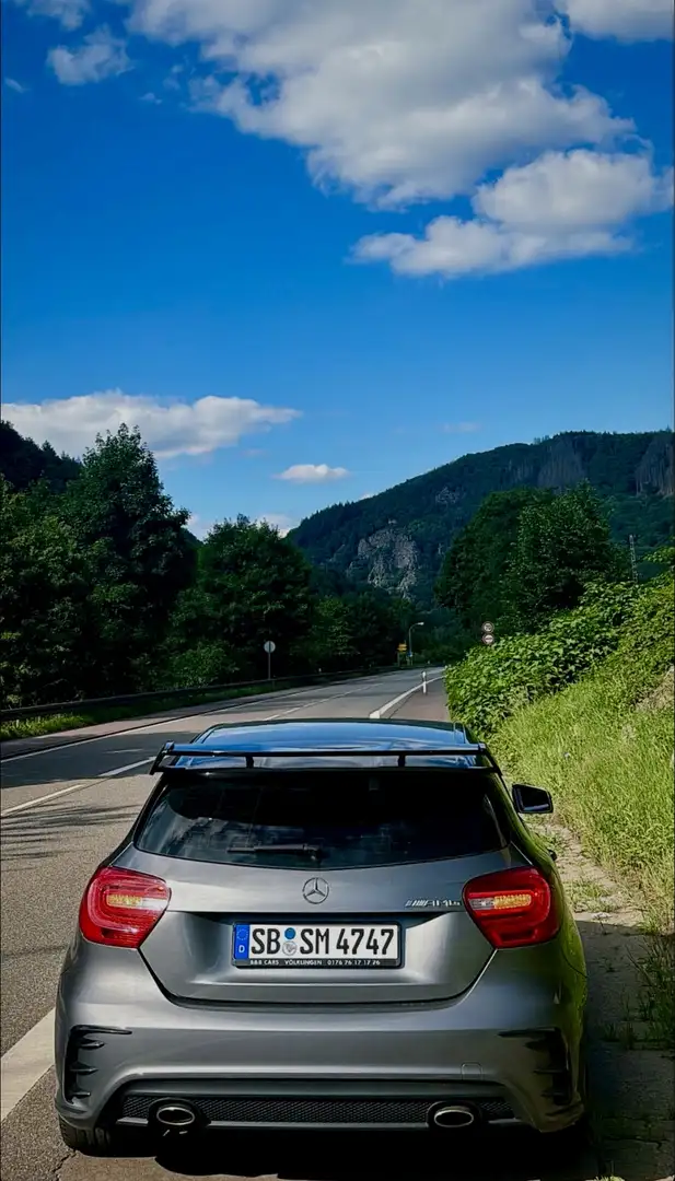 Mercedes-Benz A 180 AMG Line - 1