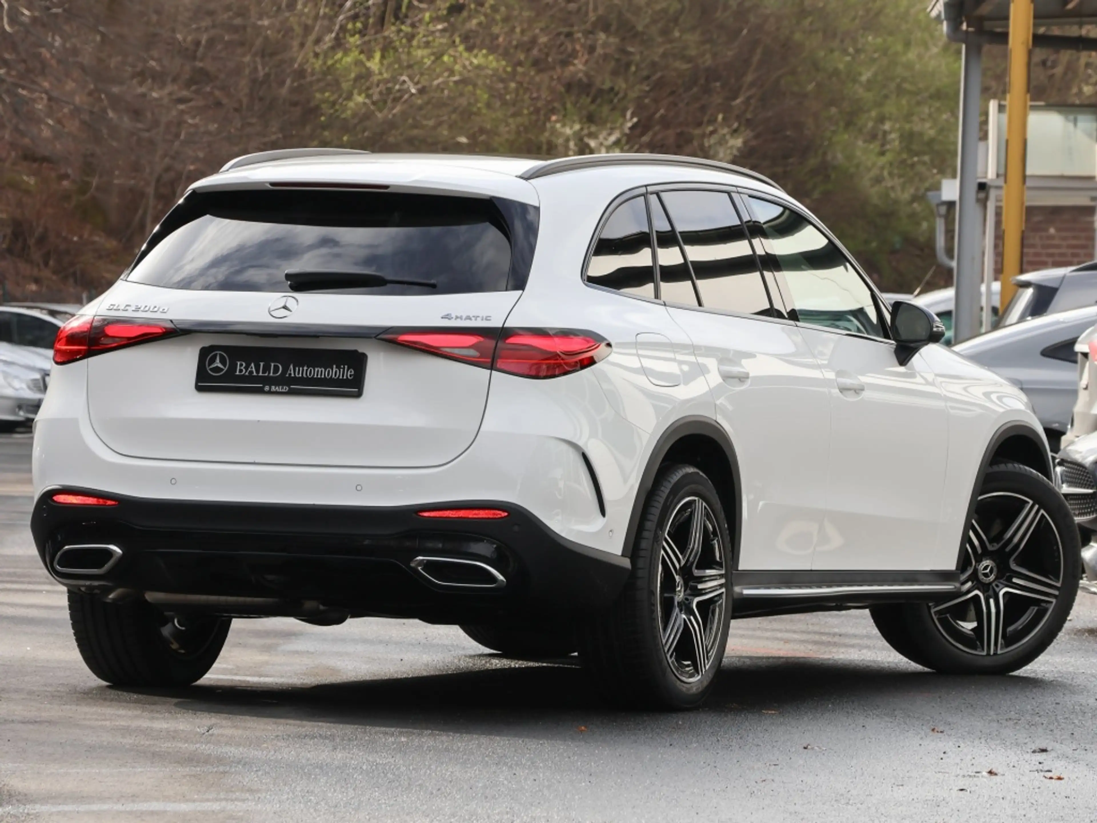 Mercedes-Benz GLC 200 d 4MA AMG-Sport/Pano/Distr/Memo/AHK/360° — photo 3