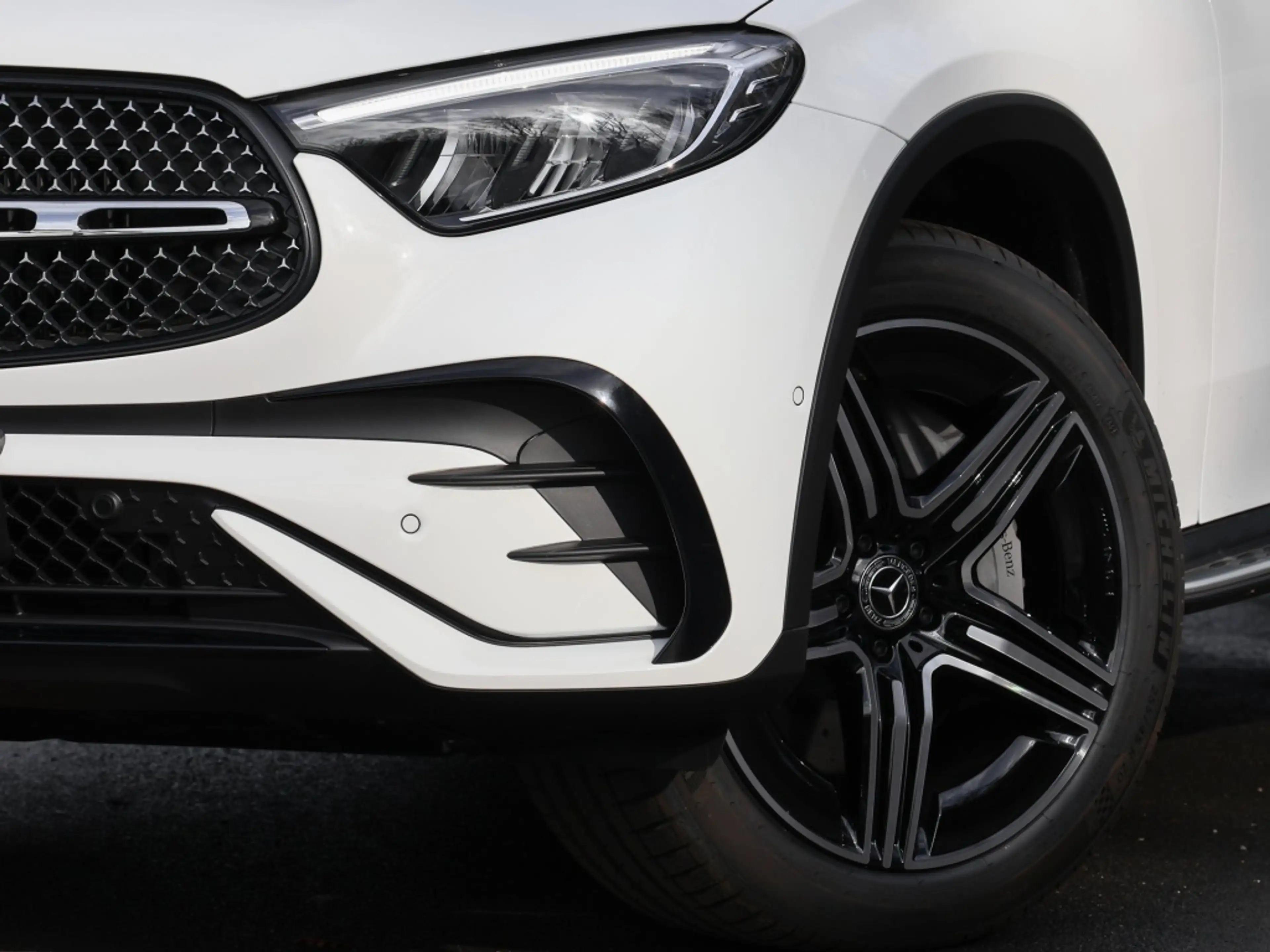 Mercedes-Benz GLC 200 d 4MA AMG-Sport/Pano/Distr/Memo/AHK/360° — photo 6