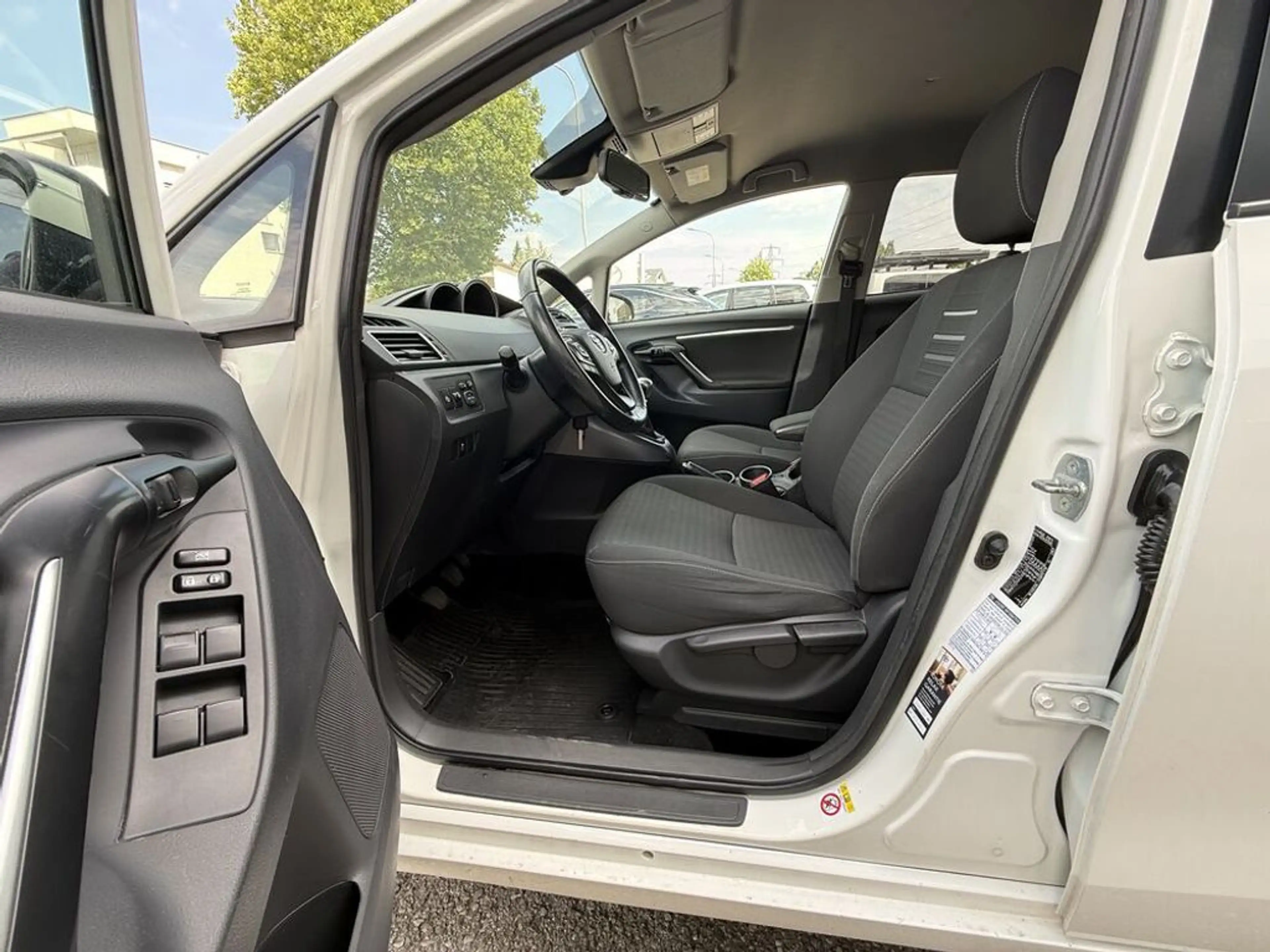 Toyota Verso Edition 45 — photo 4