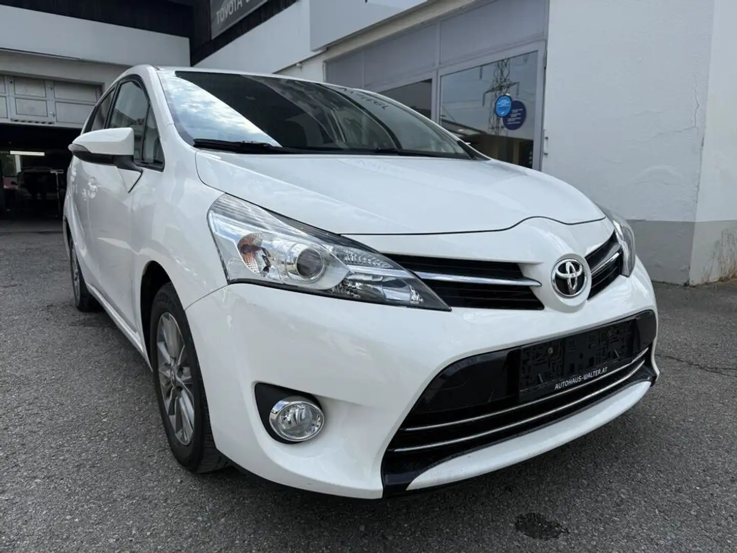 Toyota Verso Edition 45 Weiß - 2