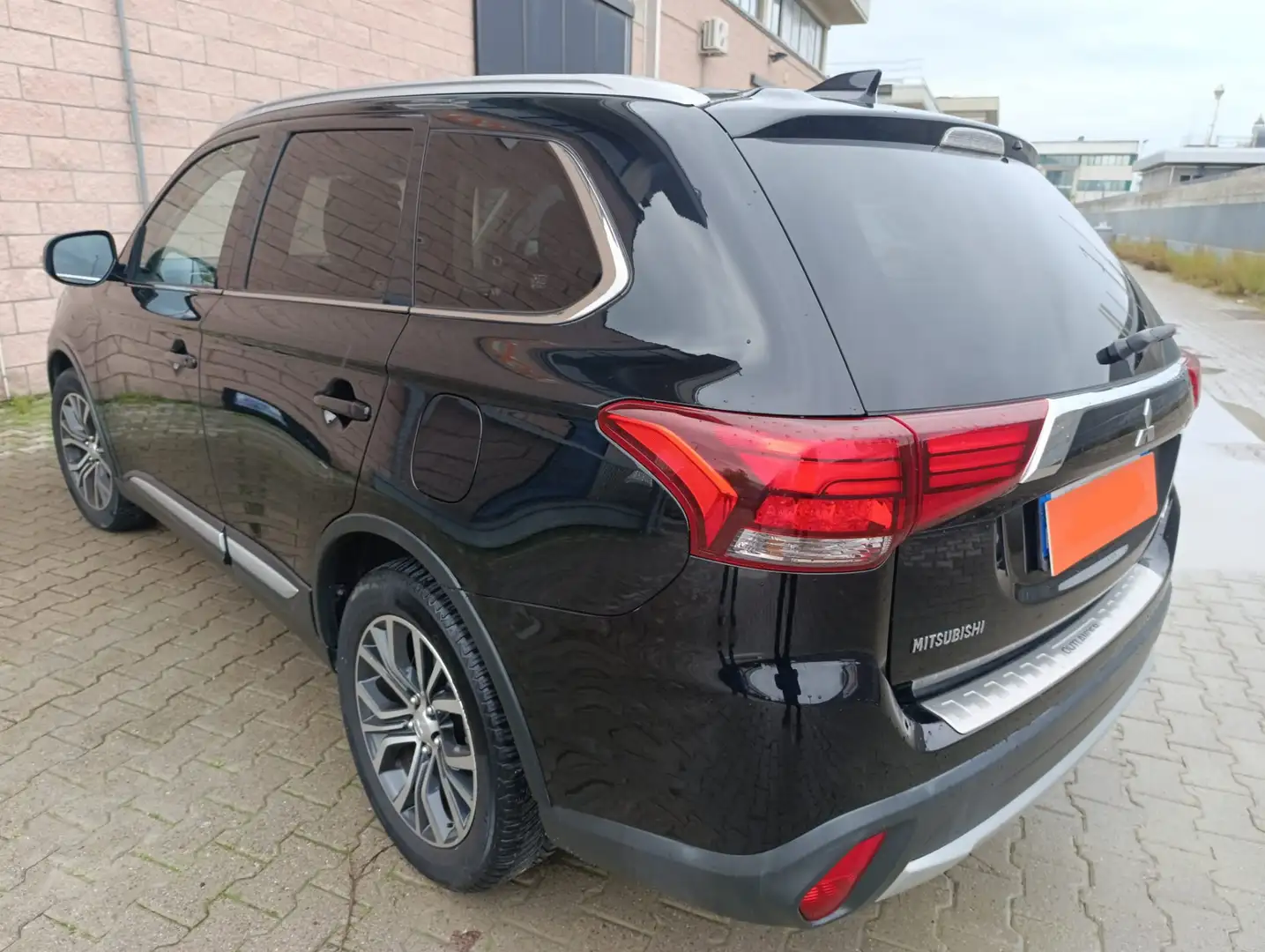 Mitsubishi Outlander 2.2 Instyle awd 7p.ti auto my17 - 2