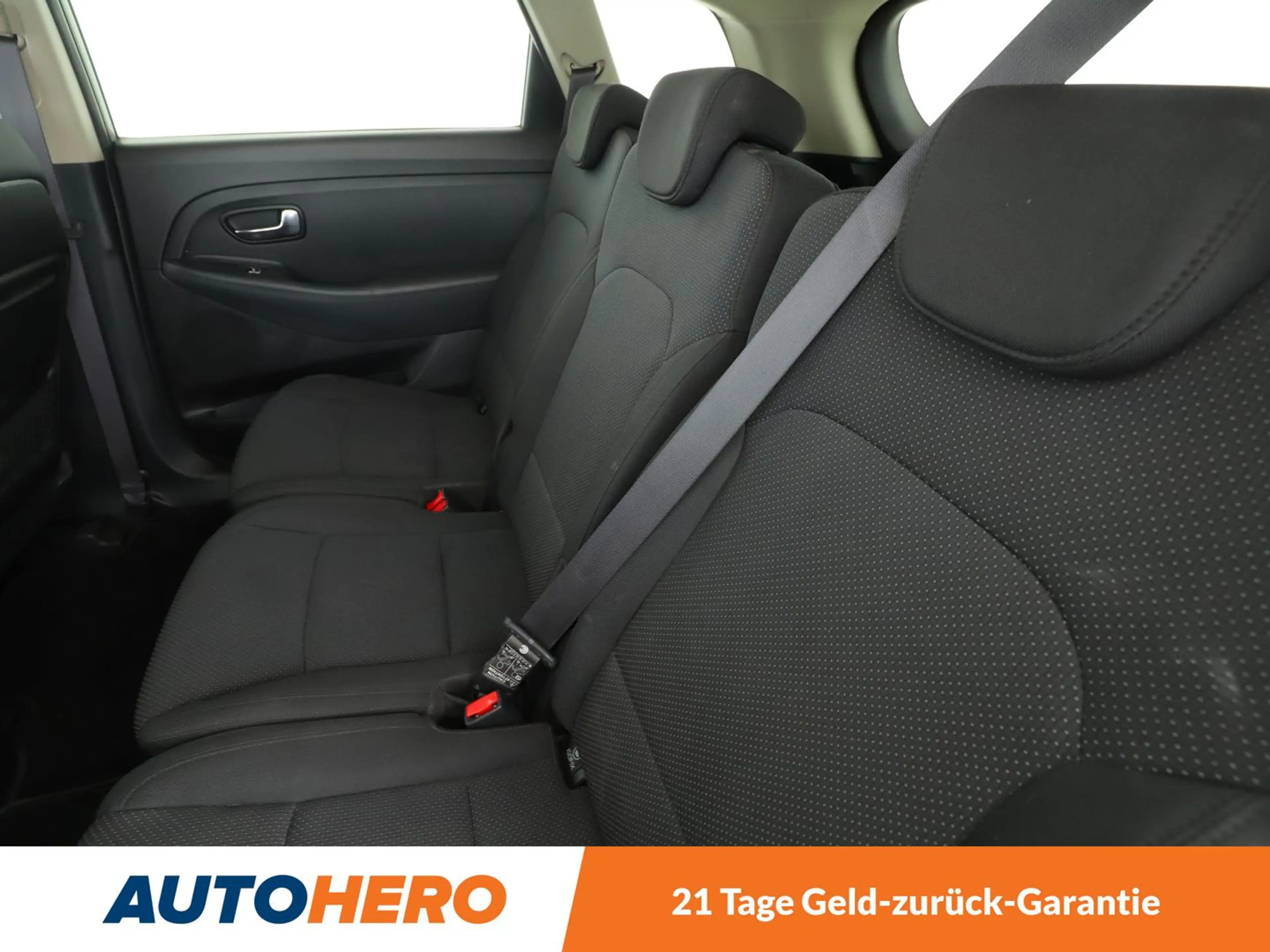 Kia Carens 1.6 GDI FIFA World Cup Edition*TEMPO*PDC*SHZ* — photo 14