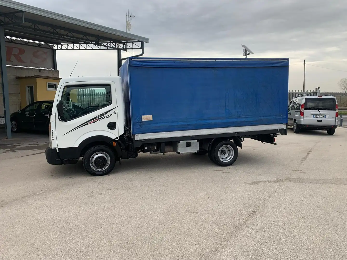 Nissan Cabstar cassone centinato da 3,70 Bianco - 2