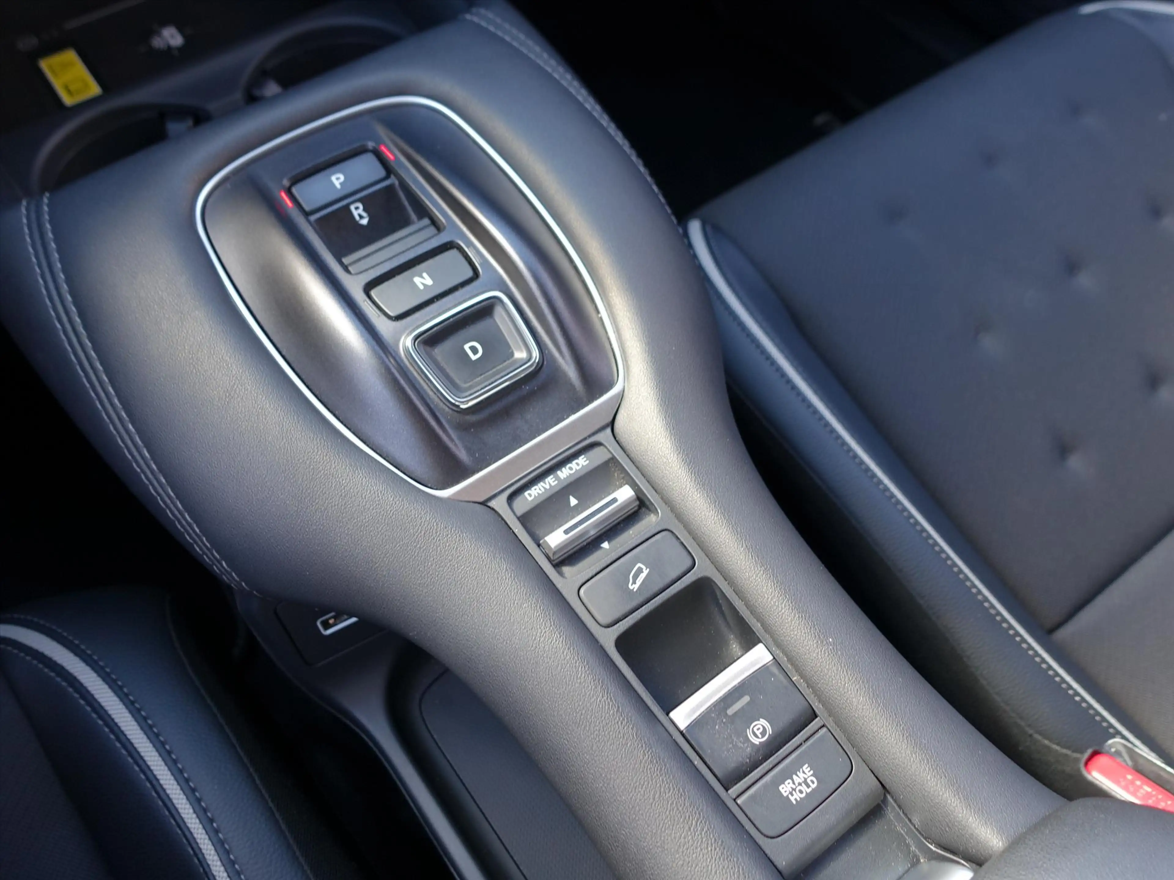Honda ZR-V 2.0 Full Hybrid 184pk Aut Sport 4 Seizoenenbanden — photo 22