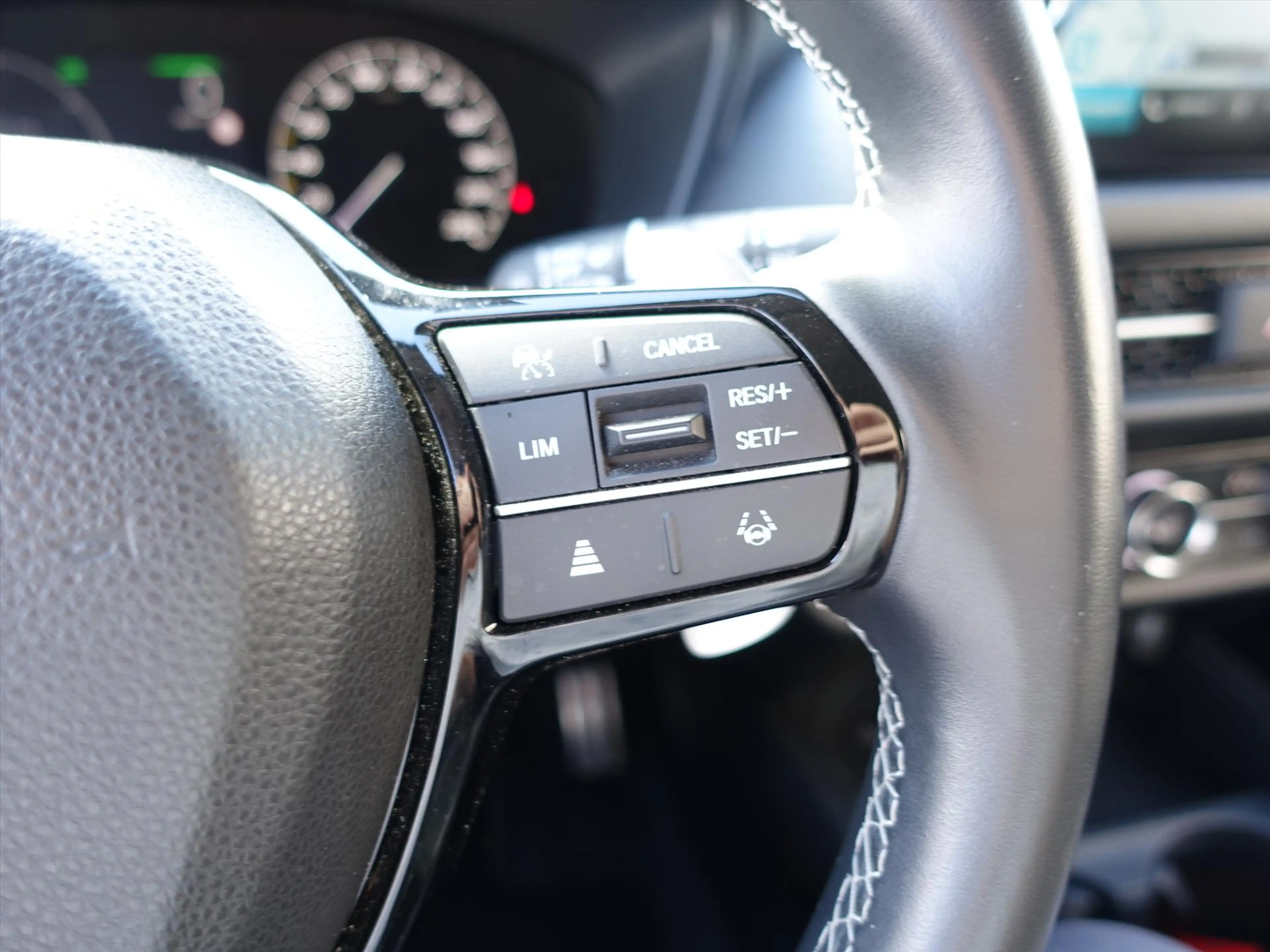 Honda ZR-V 2.0 Full Hybrid 184pk Aut Sport 4 Seizoenenbanden — photo 29