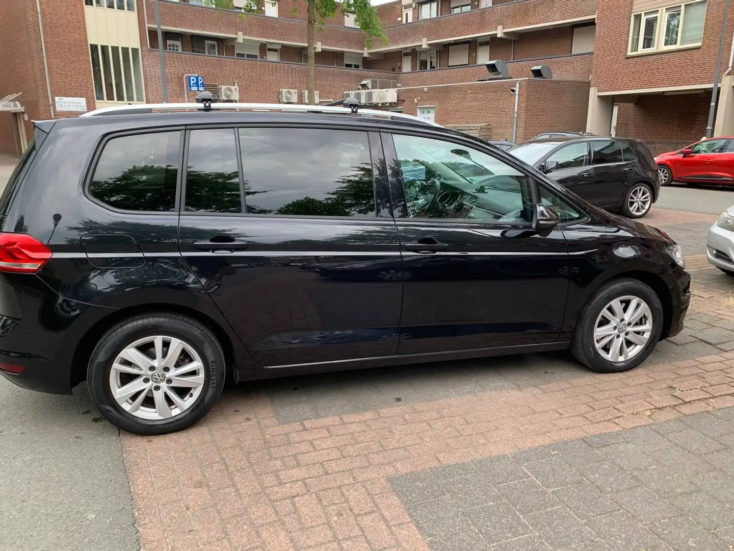 Volkswagen Touran Touran 2.0 TDI 115 CV DSG Business BlueMotion Tech Nero - 1