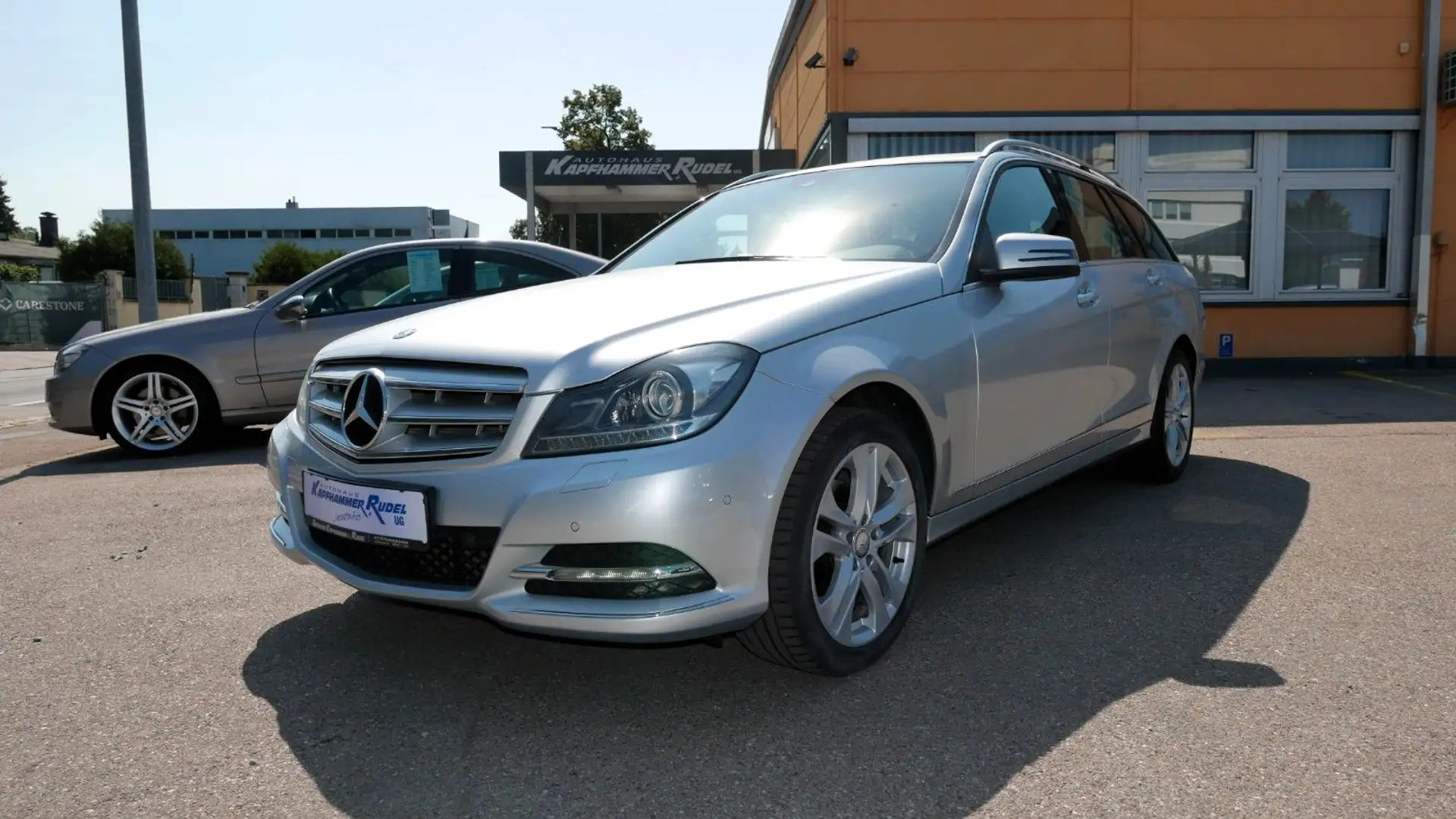 Mercedes-Benz C 180 T CGI BlueEfficiency/Bi-Xenon/AVANTGARDE Silber - 1