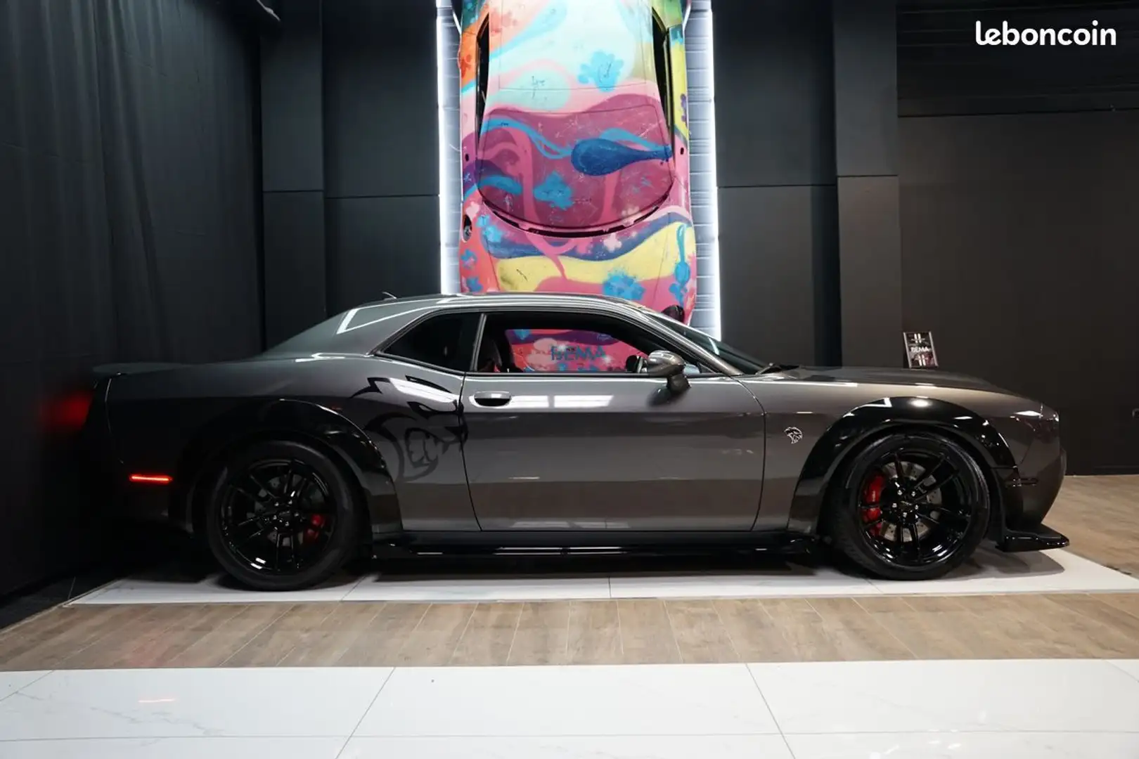 Dodge Challenger SRT HELLCAT WIDEBODY 6.2L V8 717CH | Malus Payé Ligne Titane Sièges ventilés Admission JLT Harman Kardon À partir de 1 49 Gris - 2