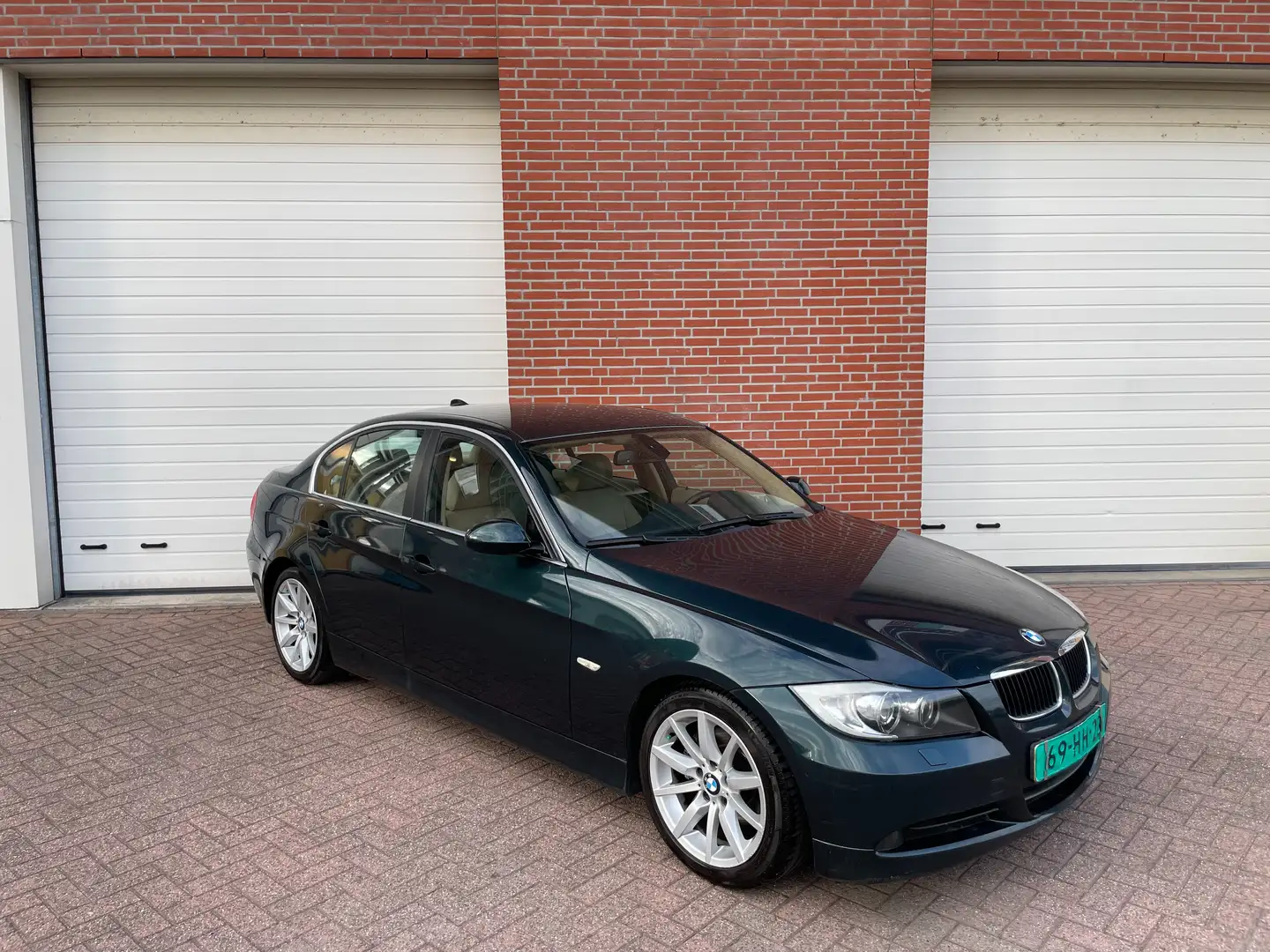 BMW 325 325i 6-bak/sport leer/navi/xenon/clima/18"velg/nap Groen - 1