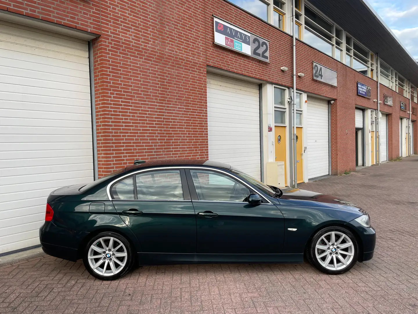 BMW 325 325i 6-bak/sport leer/navi/xenon/clima/18"velg/nap Groen - 2