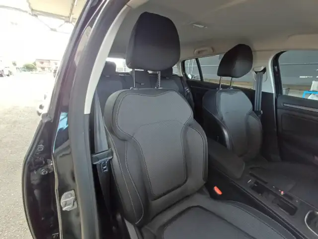 Renault Megane view 10