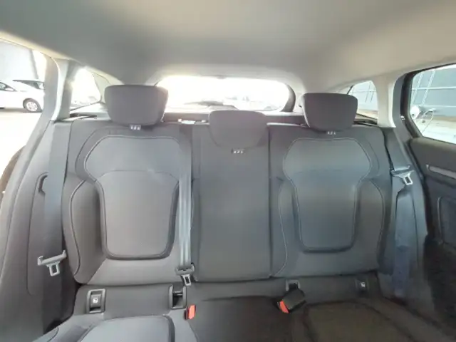 Renault Megane view 11