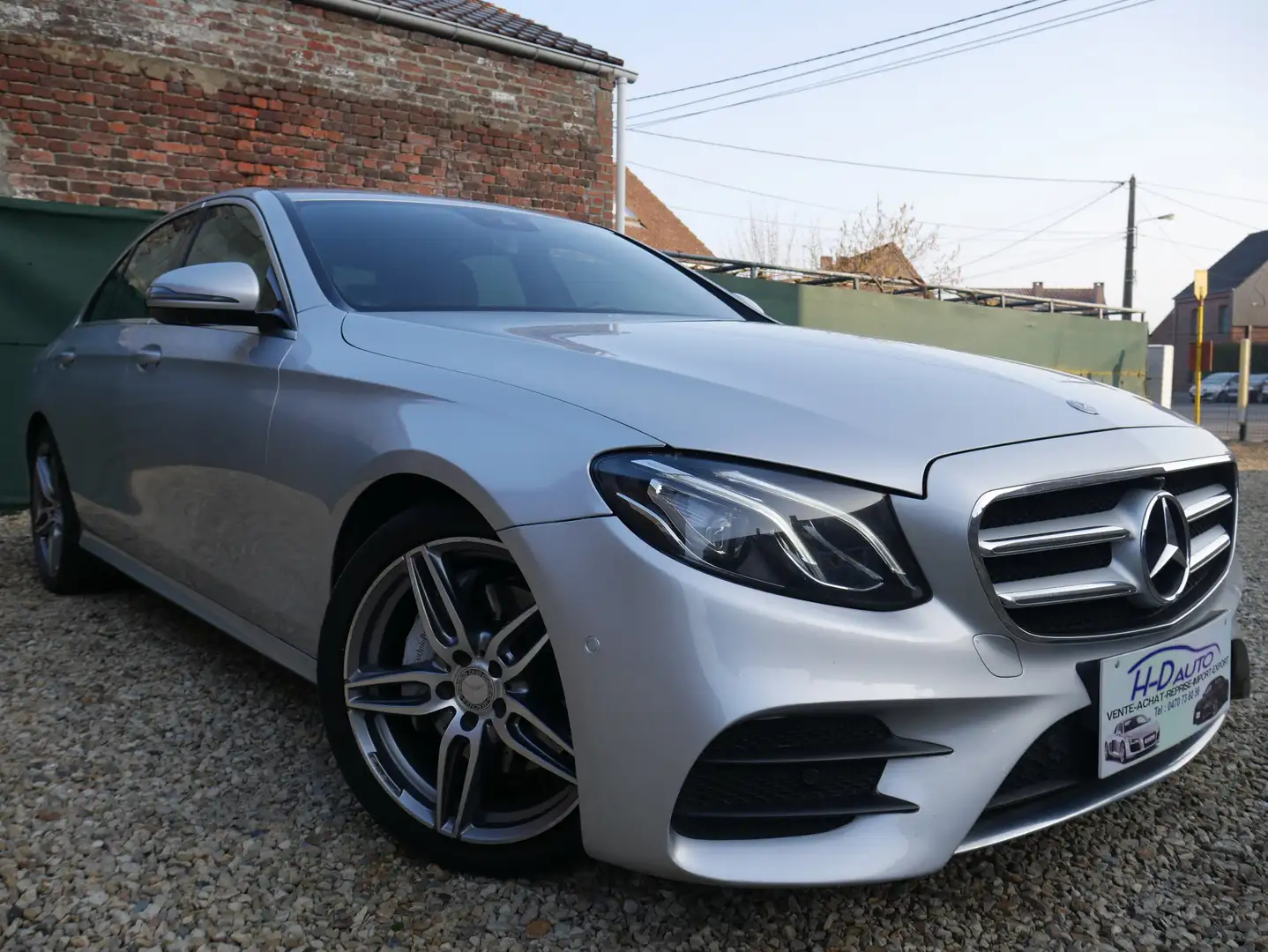 Mercedes-Benz E 220 d/PACK AMG/WIDE SCREEN//CAMERA 360°/LED XENON/ Grau - 2