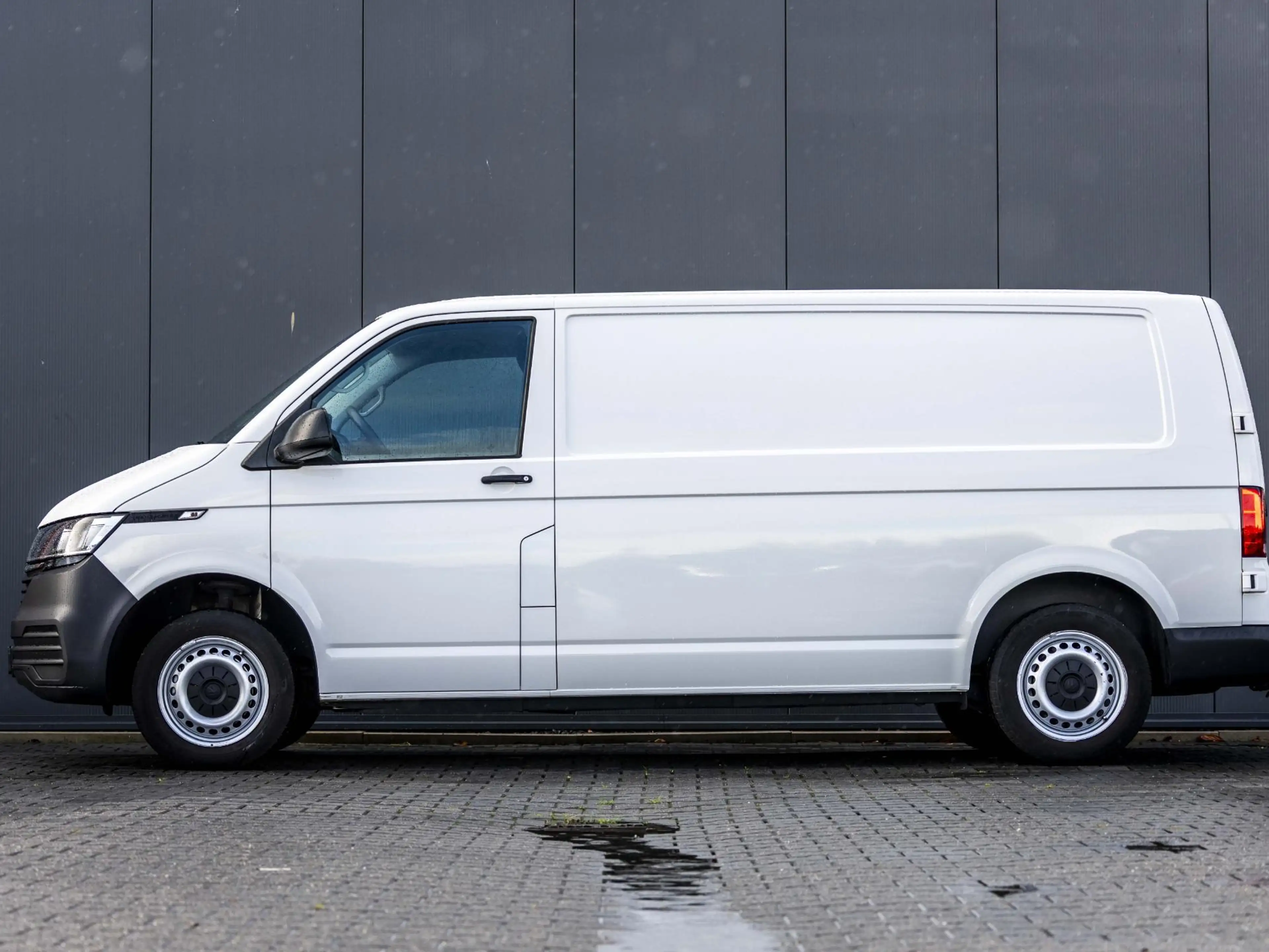 Volkswagen T6.1 Transporter 2.0 TDI L2H1 28 Airco|trekhaak|inrichting|L2|inclu — photo 9
