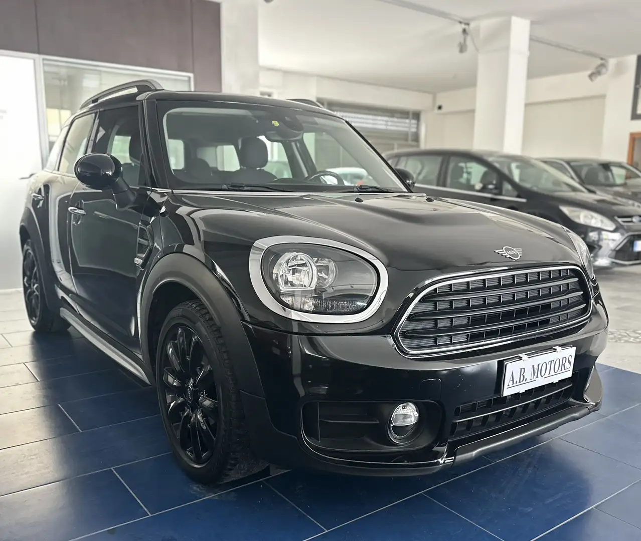 MINI One D Countryman Mini Countryman  1.5 auto  TOTAL  BLACK Zwart - 1