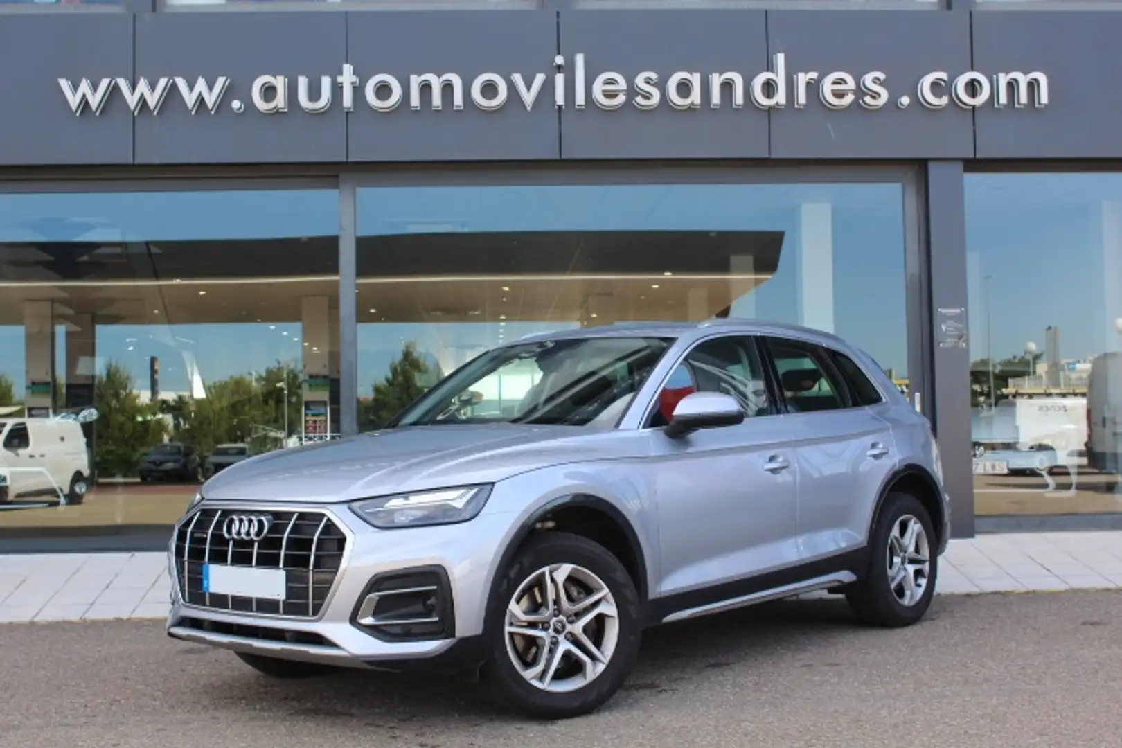 Audi Q5 40 TDI quattro-ultra Advanced S tronic 150kW Argintiu - 1