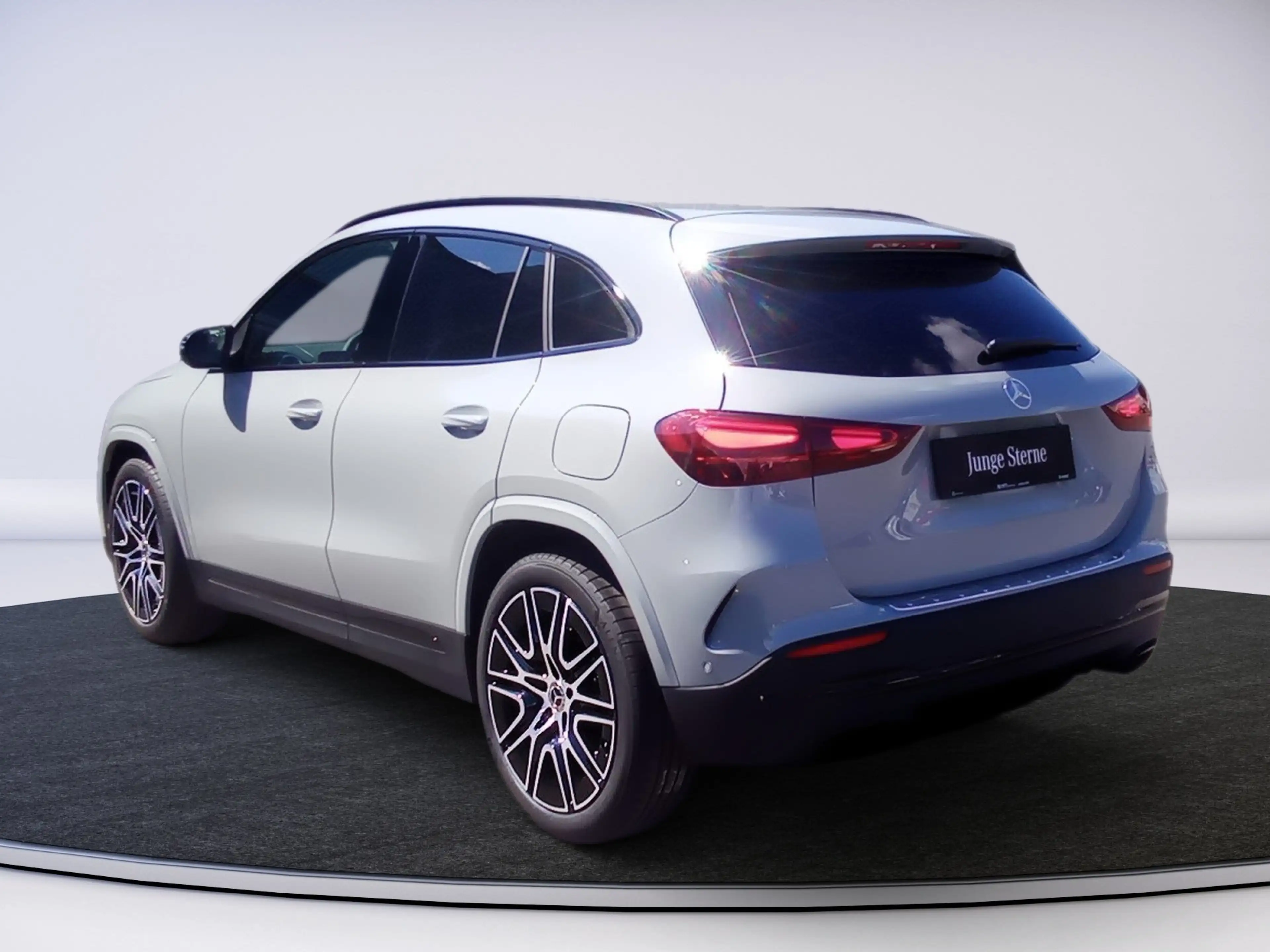 Mercedes-Benz GLA 180 Ö-Edition AMG-Spezial-Edition — photo 5