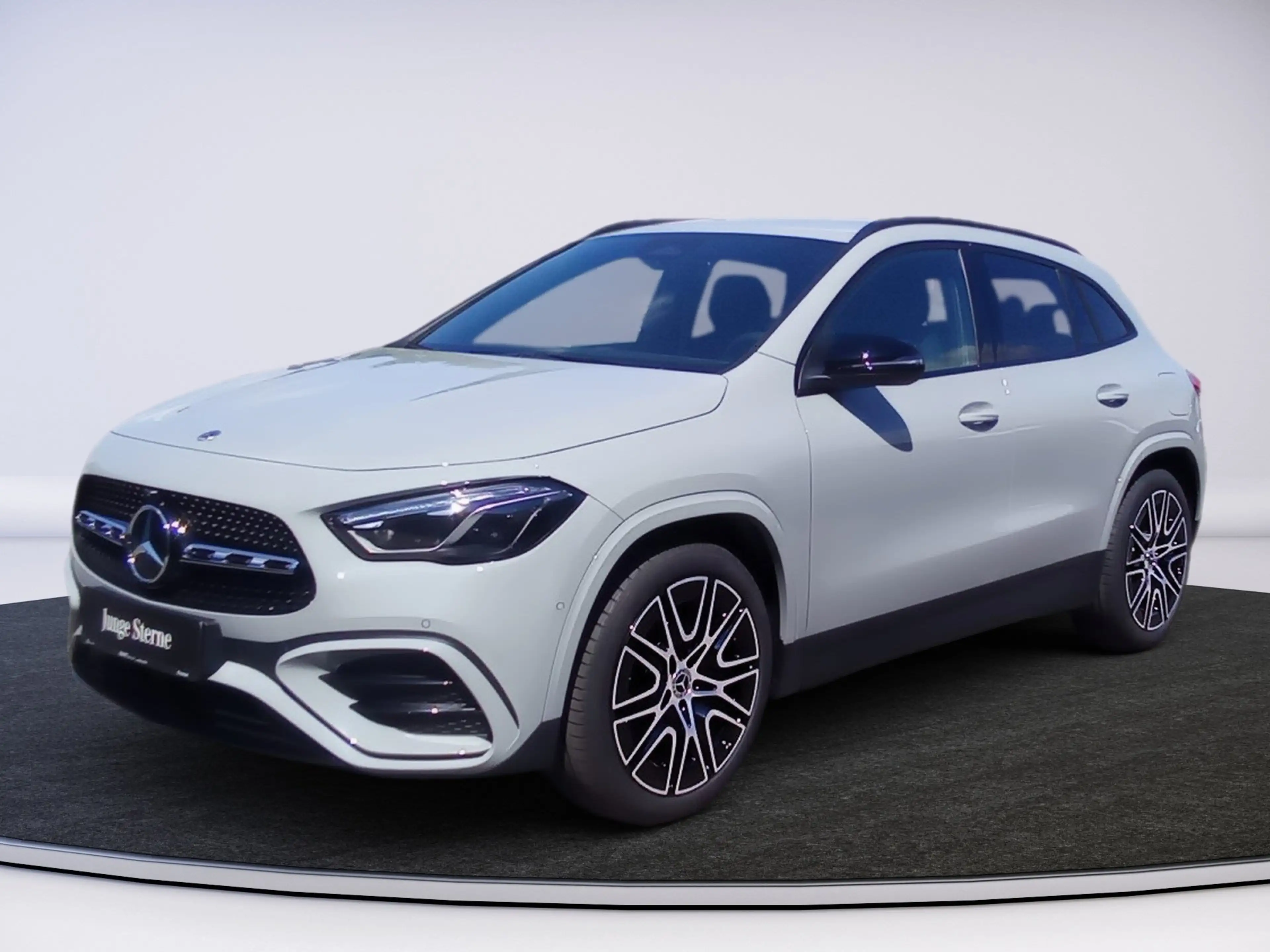 Mercedes-Benz GLA 180 Ö-Edition AMG-Spezial-Edition — photo 2