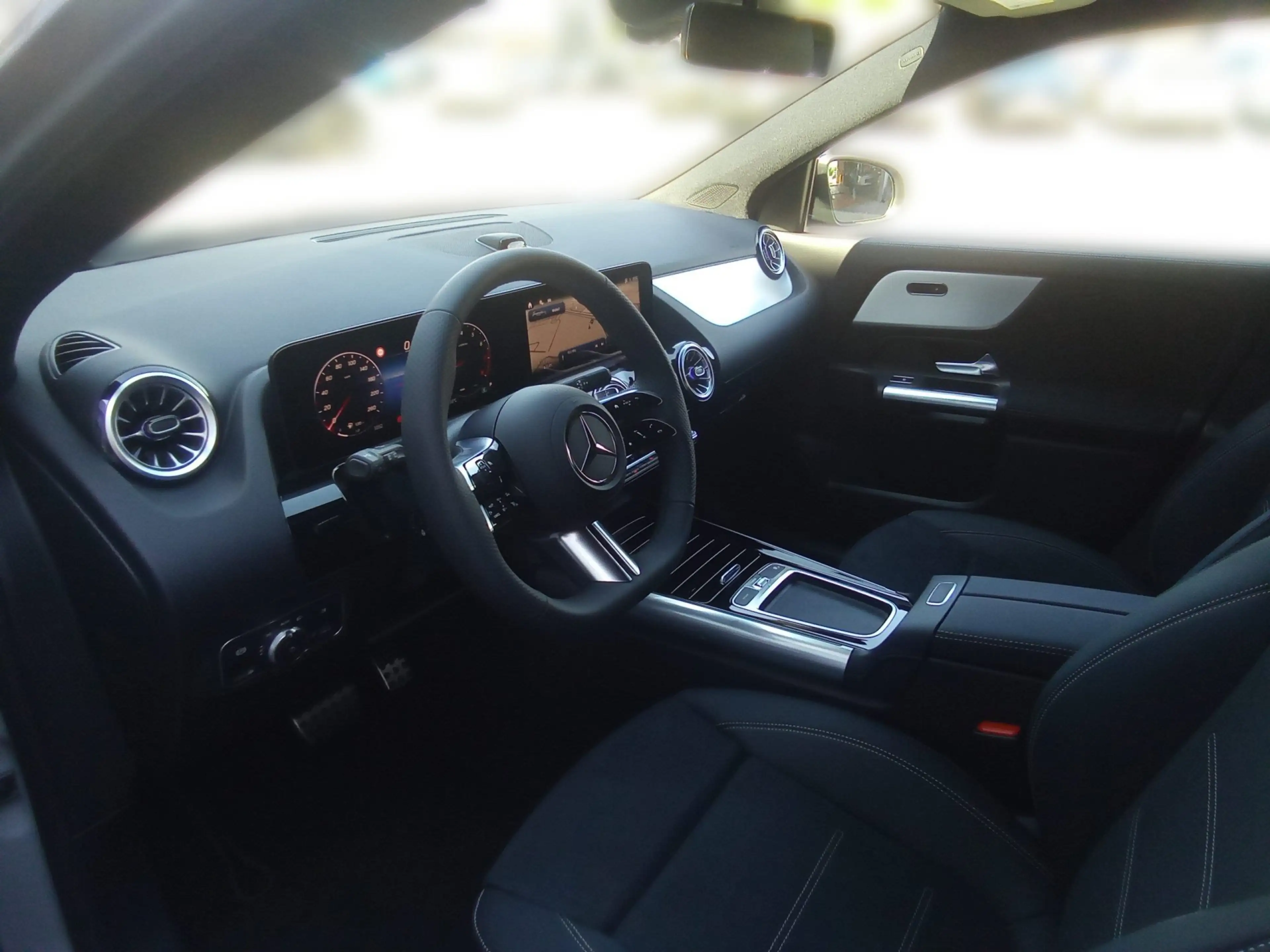Mercedes-Benz GLA 180 Ö-Edition AMG-Spezial-Edition — photo 11