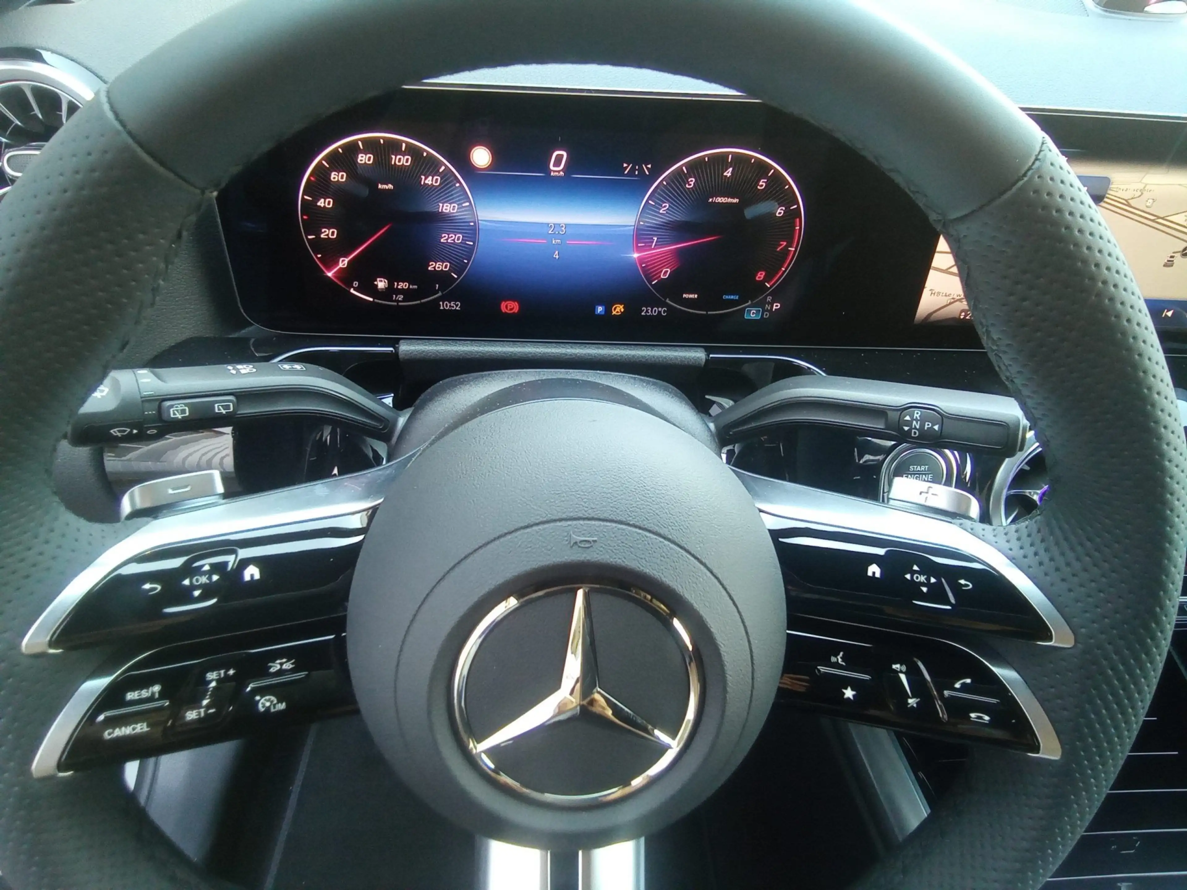 Mercedes-Benz GLA 180 Ö-Edition AMG-Spezial-Edition — photo 12