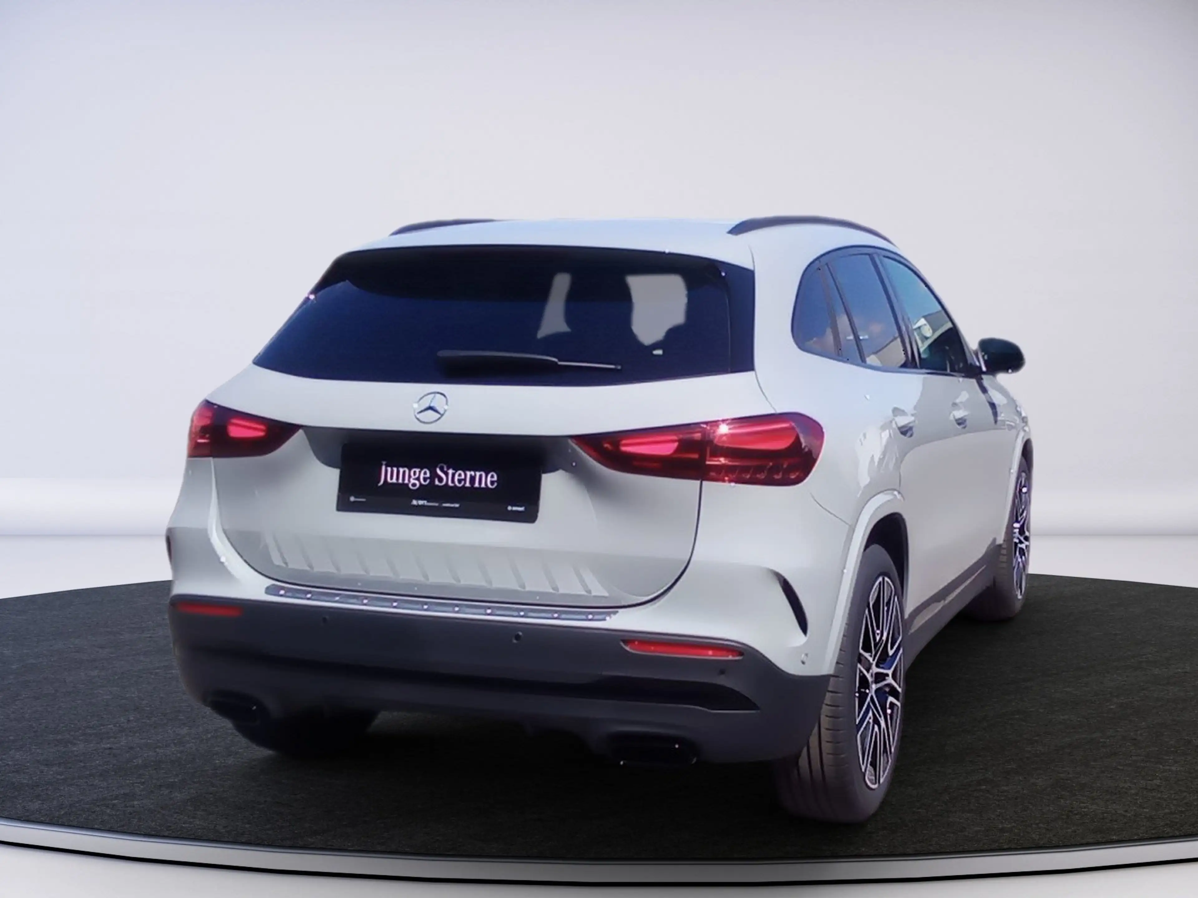 Mercedes-Benz GLA 180 Ö-Edition AMG-Spezial-Edition — photo 6