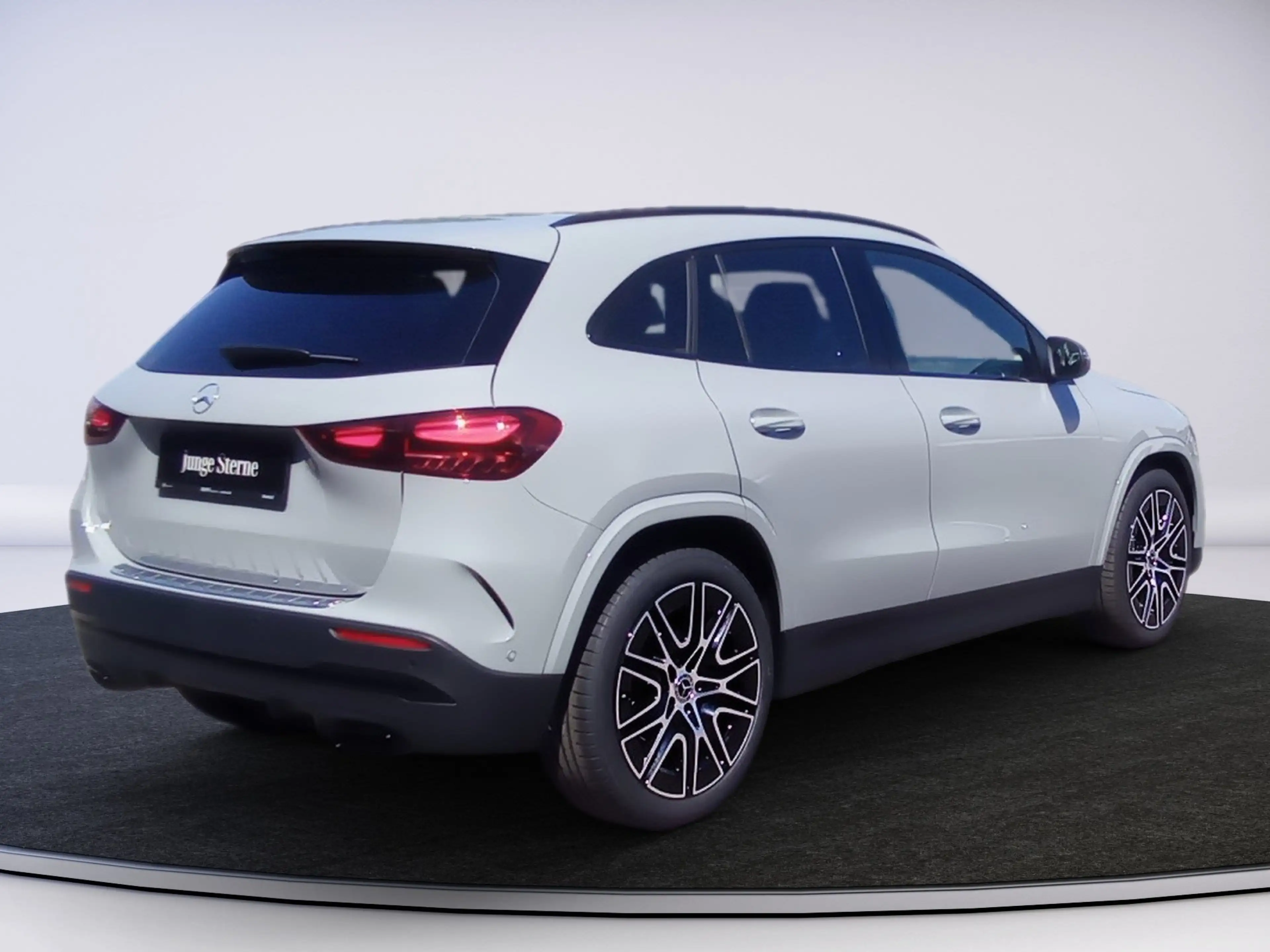 Mercedes-Benz GLA 180 Ö-Edition AMG-Spezial-Edition — photo 7