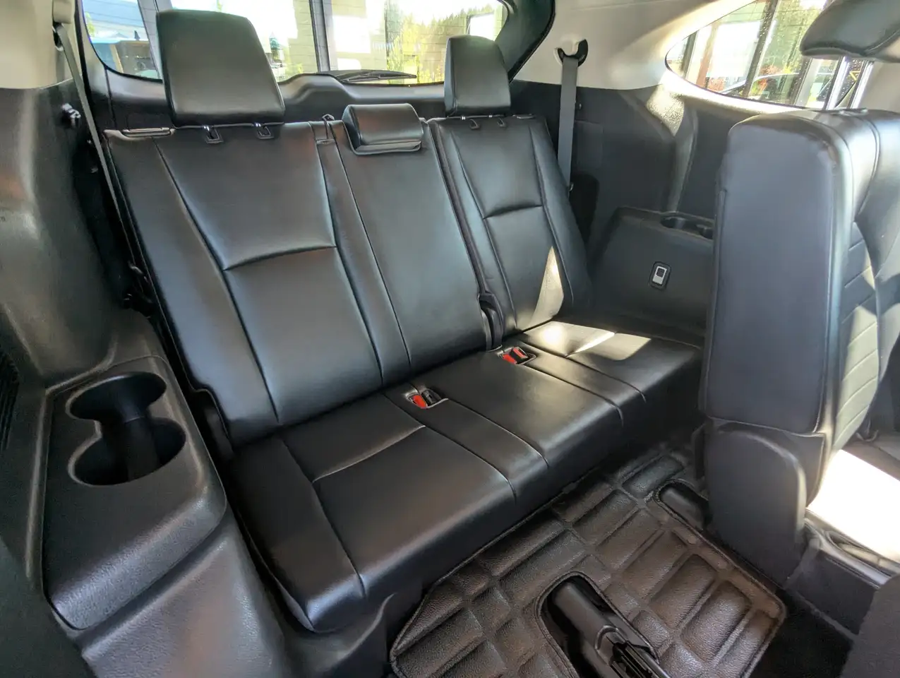 Toyota Highlander снимка Toyota Highlander