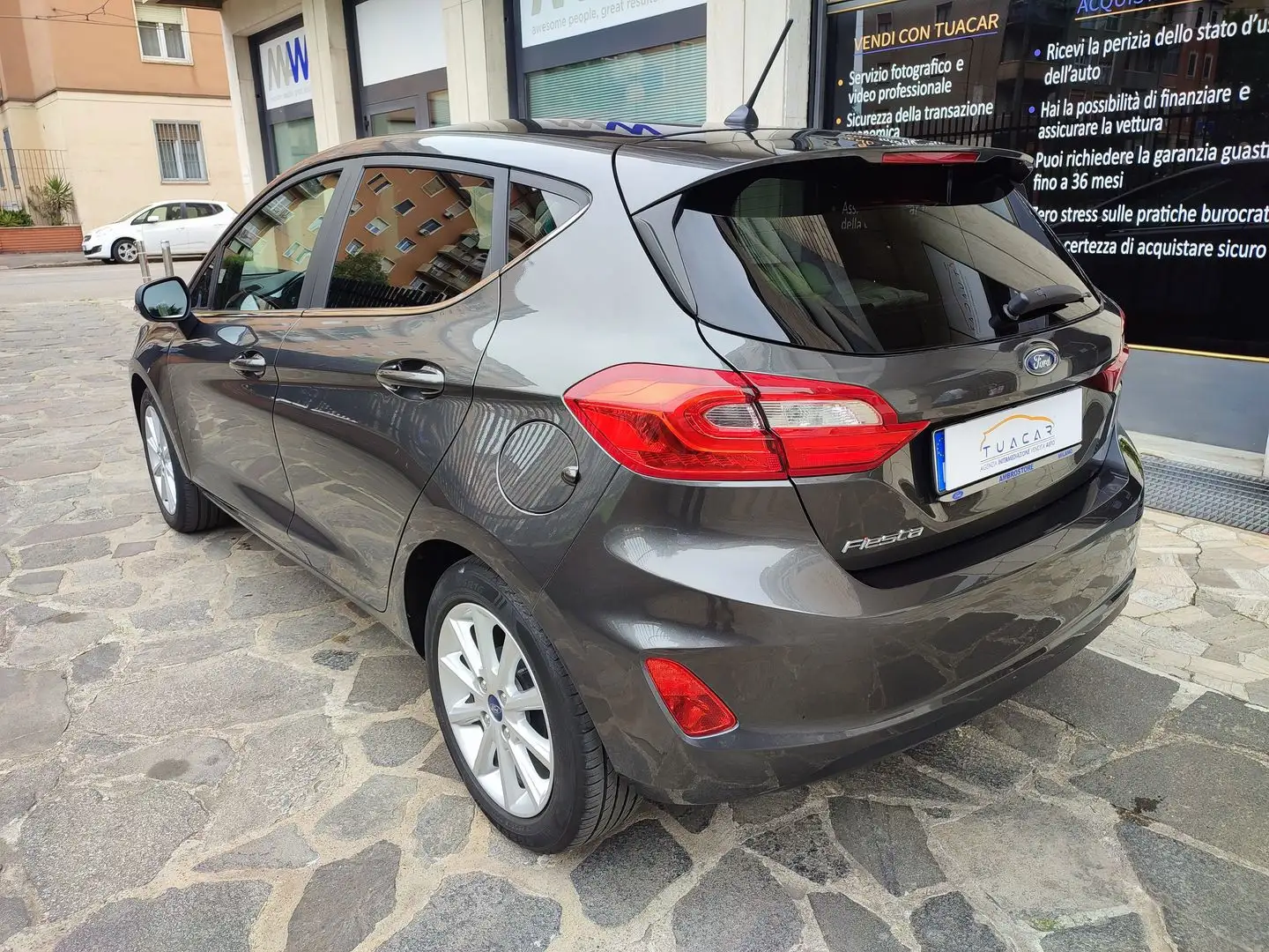 Ford Fiesta 1.1 86cv 5p Titanium Manuale 5m Grijs - 2