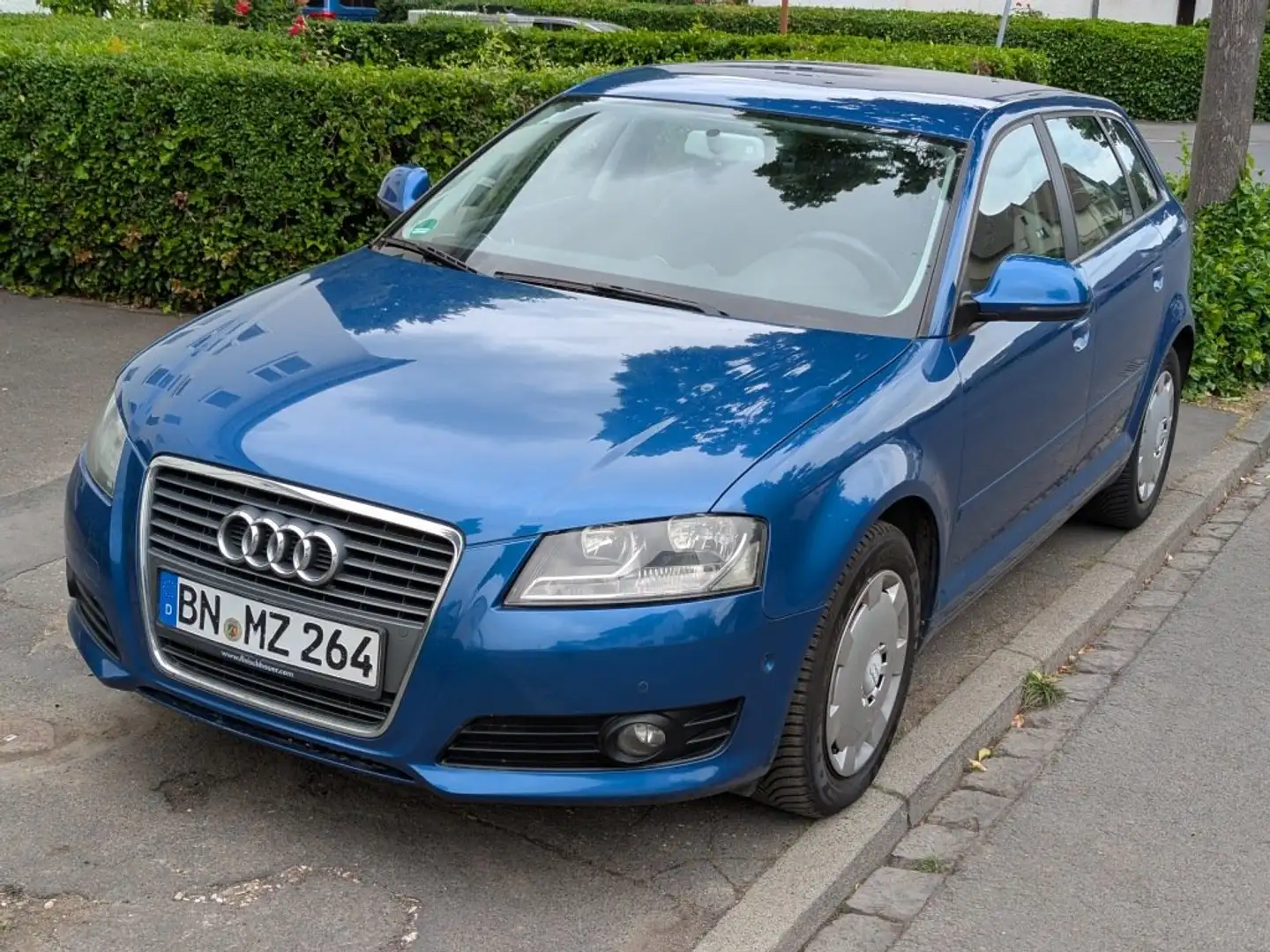 Audi A3 A3 1.4 TFSI Sportback Ambition Blau - 1