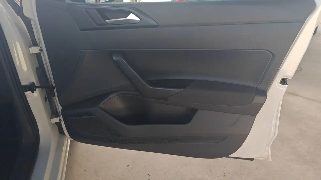 Volkswagen Polo Citadine 5 portes — photo 24