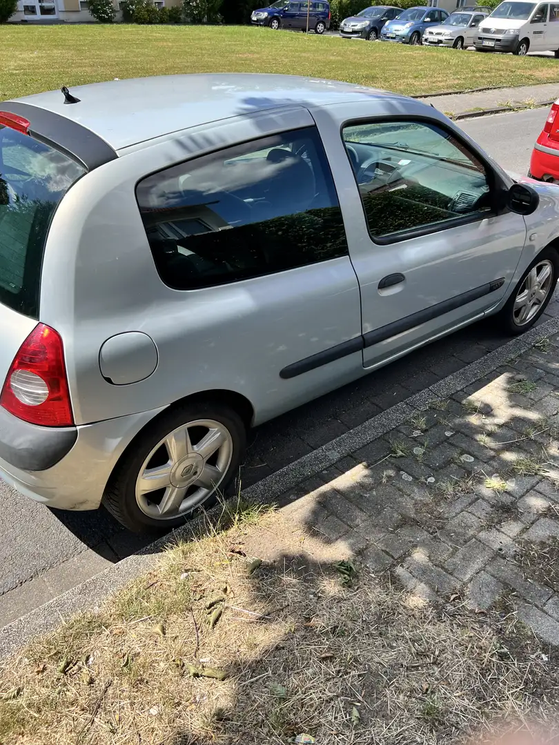 Renault Clio Authentique Confort - 1