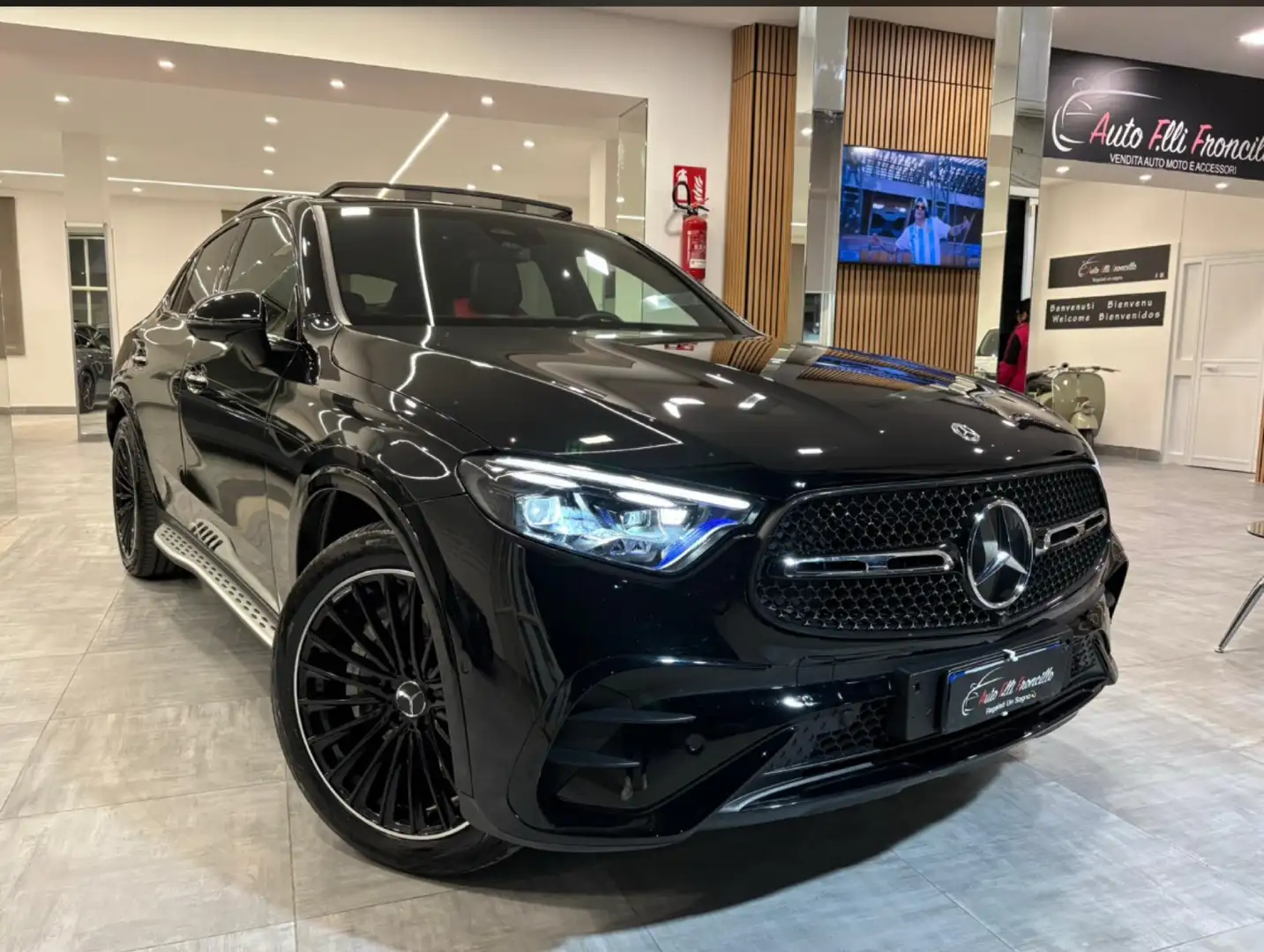 Mercedes-Benz GLC 300 Coupe d AMG Line Advanced 4matic auto Zwart - 1