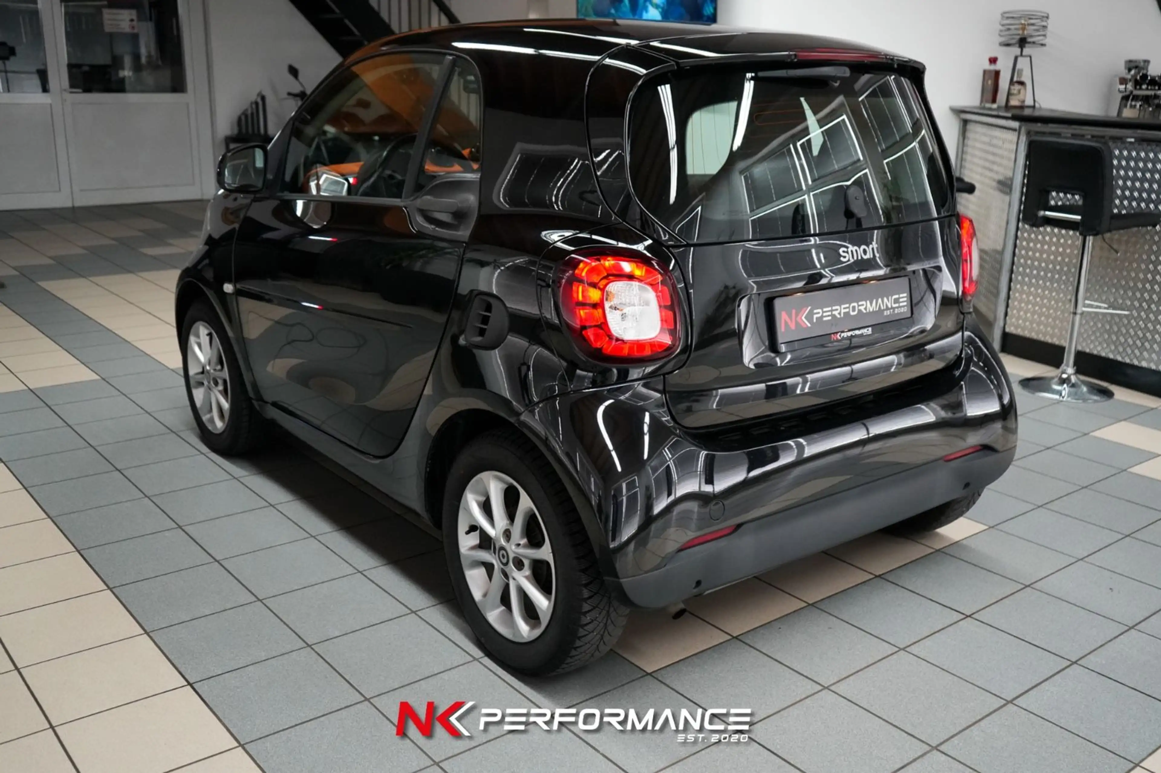 smart forTwo coupe 52 kW PASSION / PANO / SHZ / LED — photo 8