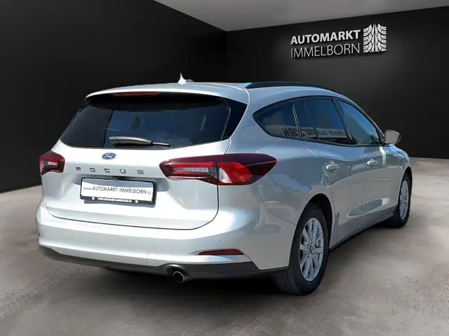 Ford Focus view 7