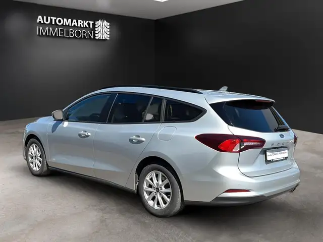 Ford Focus view 6
