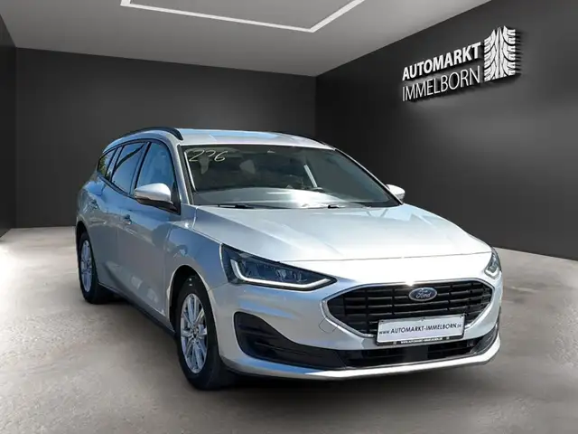 Ford Focus view 2