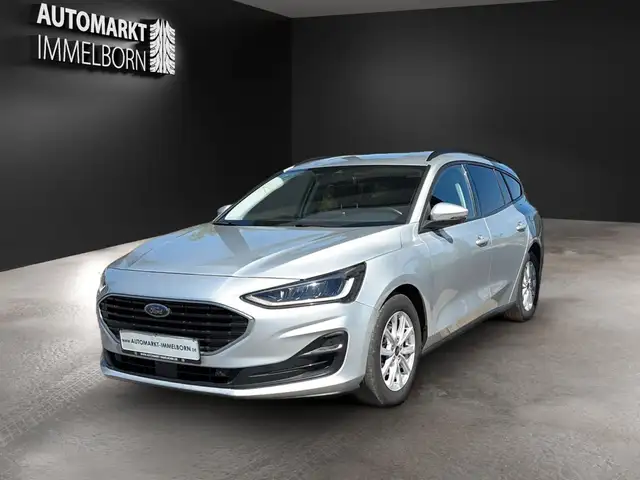 Ford Focus view 3