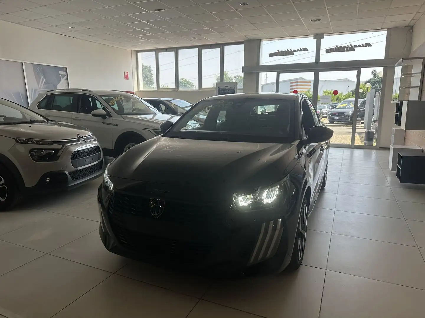 Peugeot 208 Hybrid 110 e-DCS6 Style Nero - 2