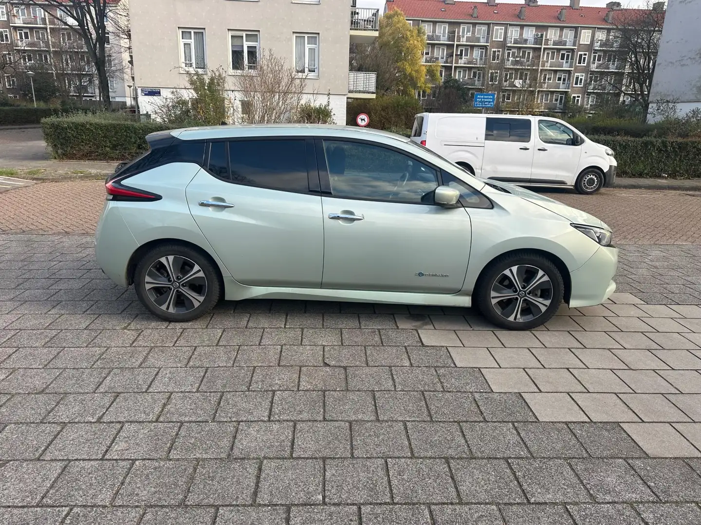 Nissan Leaf 2.ZERO EDITION 40 kWh 1-eigenaar Cruise Camera Grau - 2