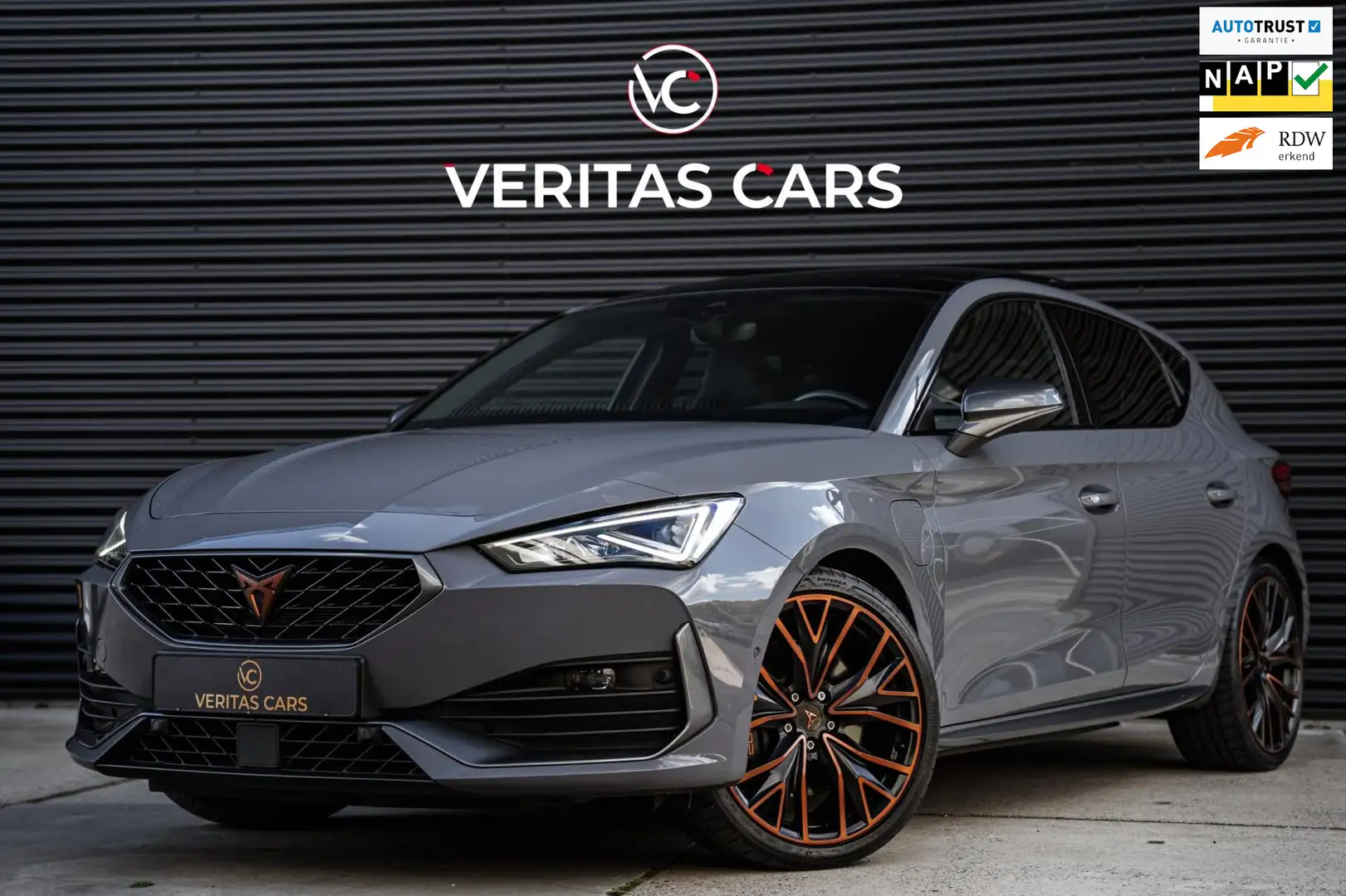 CUPRA Leon 1.4 e-Hybrid VZ Copper Edition|245PK|Pano|Drive Pr Grau - 1