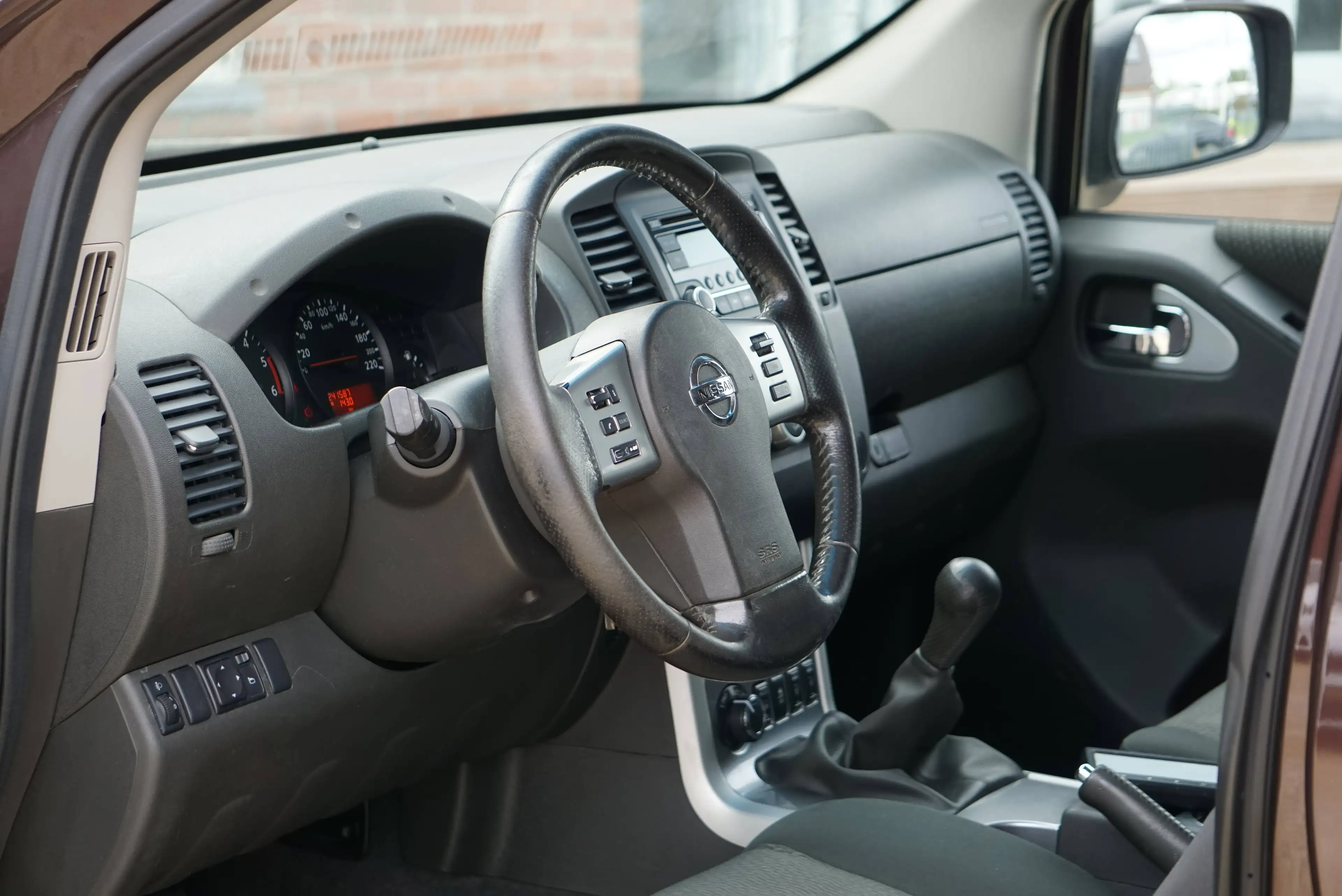 Nissan Navara 2.5 dCi 4x4 NAVI-CAMERA UTILITAIRE — photo 5